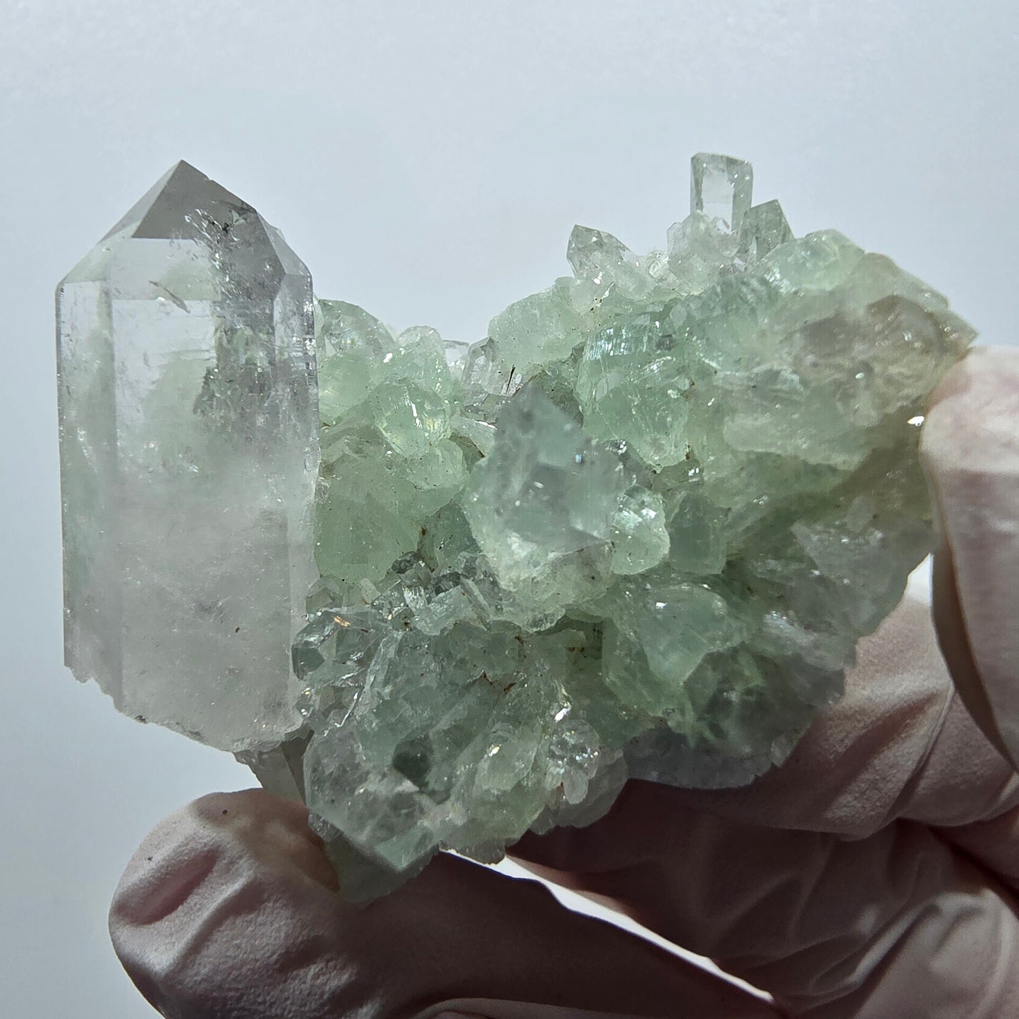 Spécimen de quartz clair, de préhnite et de calcite Streep Mine, Goboboseb, Namibie 49*38*23 mm