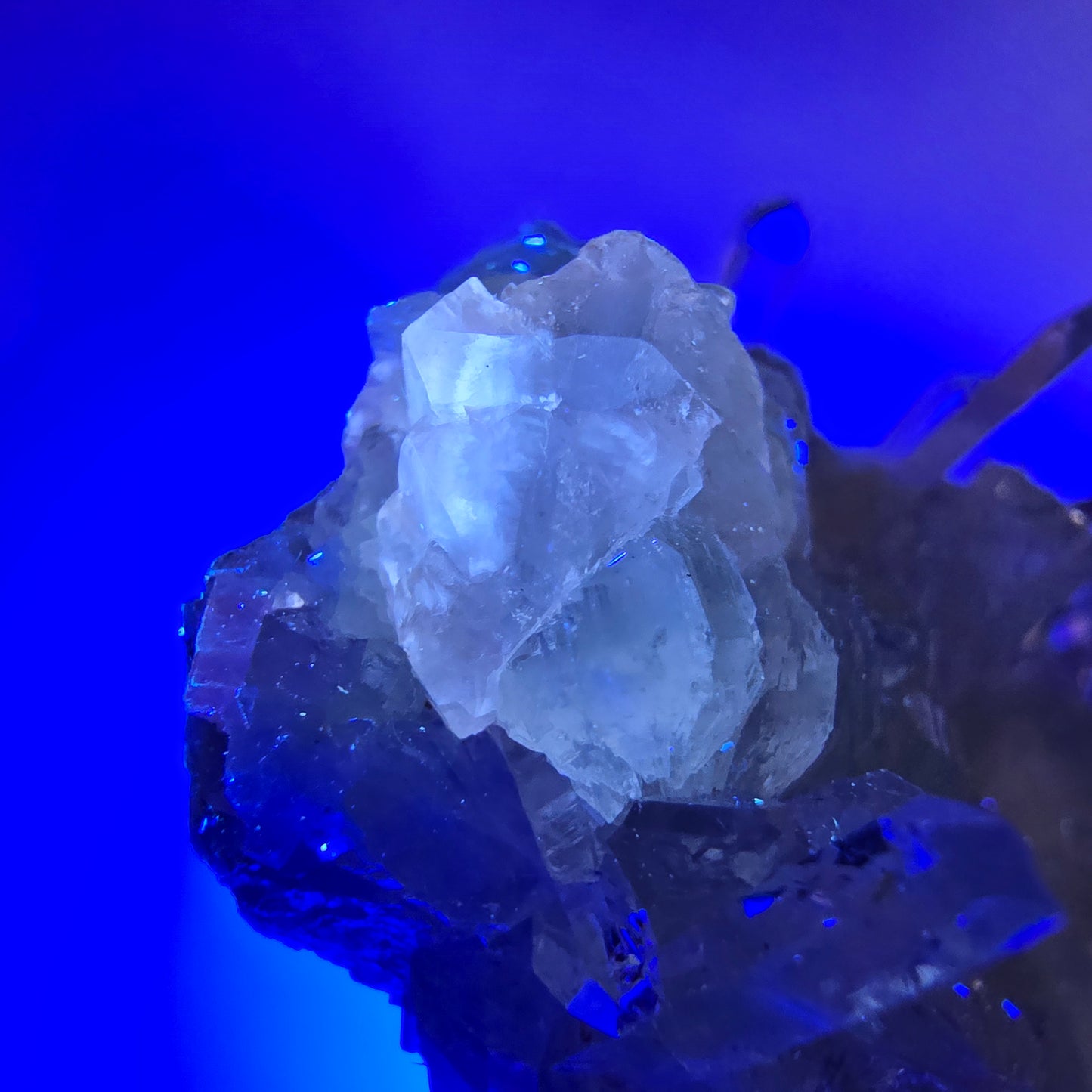 Spécimen de quartz clair, de préhnite et de calcite Streep Mine, Goboboseb, Namibie 49*38*23 mm
