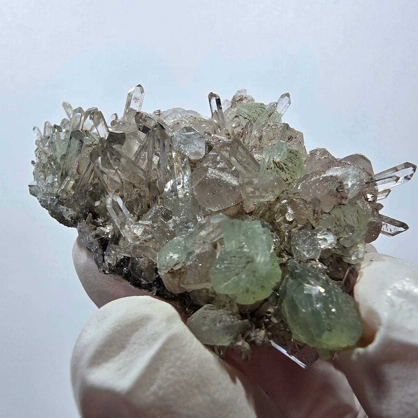 Quartz Starburst, préhnite, analcim, calcite Streep Mine, Gobo, Namibie 51 x 36 x 20 mm