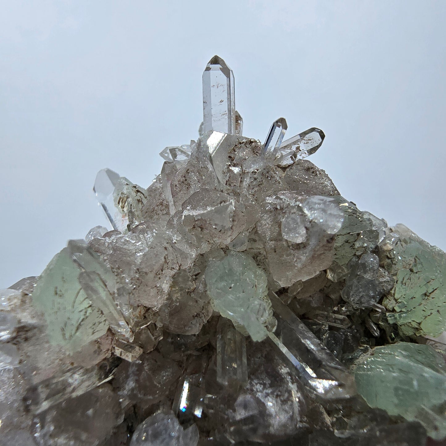 Quartz Starburst, préhnite, analcim, calcite Streep Mine, Gobo, Namibie 51 x 36 x 20 mm