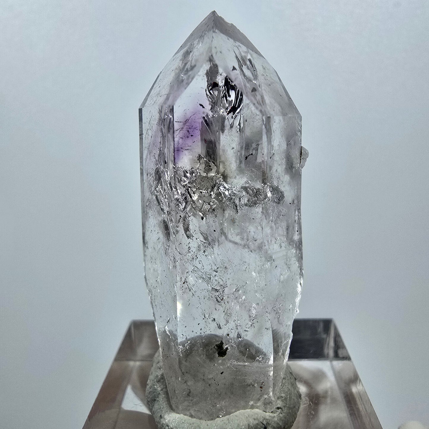 Améthyste fantôme Harlequin avec hématite, mine Streep, Goboboseb, Namibie, 42 x 18 x 16 mm