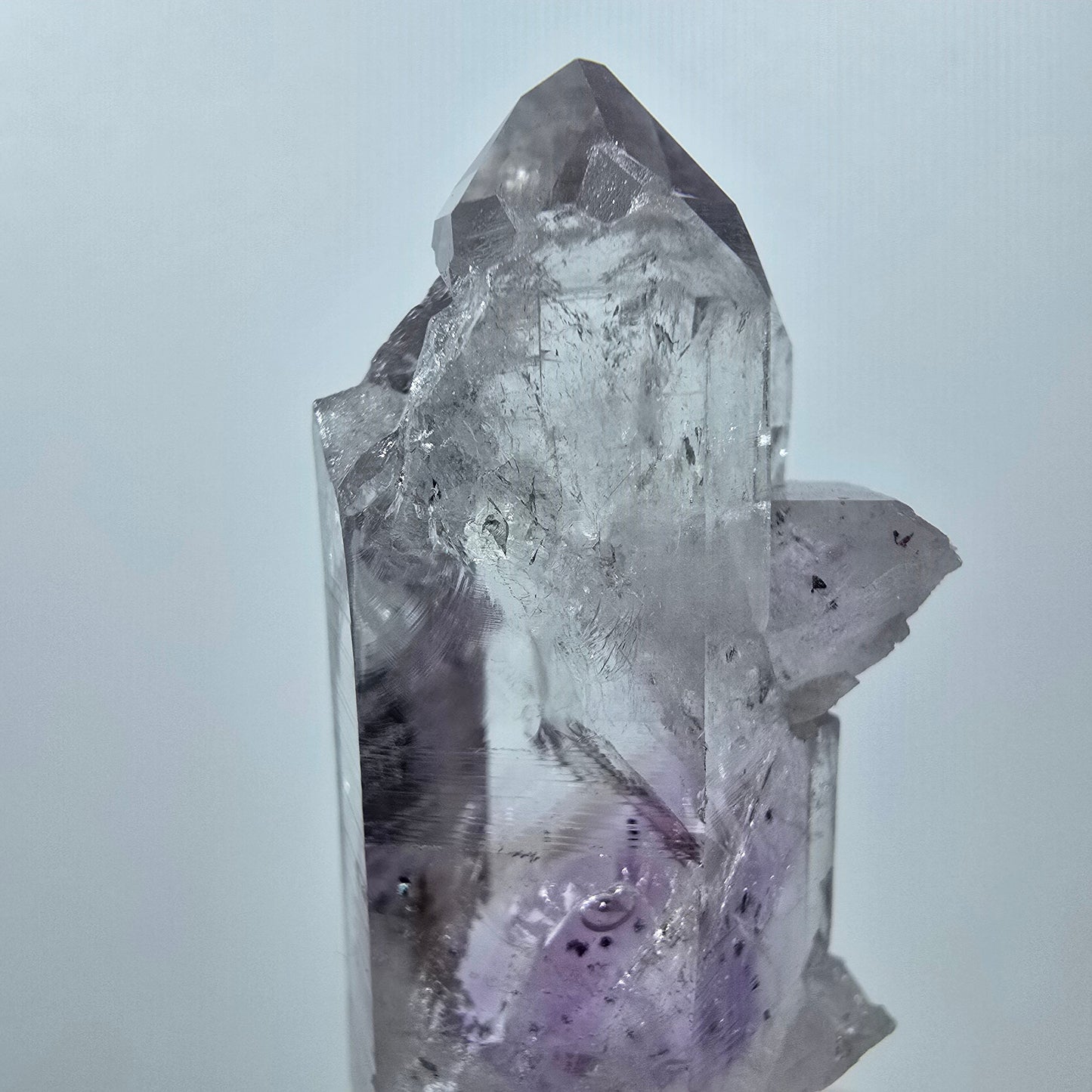 Améthyste fantôme, mine d'hématite Point Streep, Goboboseb, Namibie, 48 x 21 x 14 mm