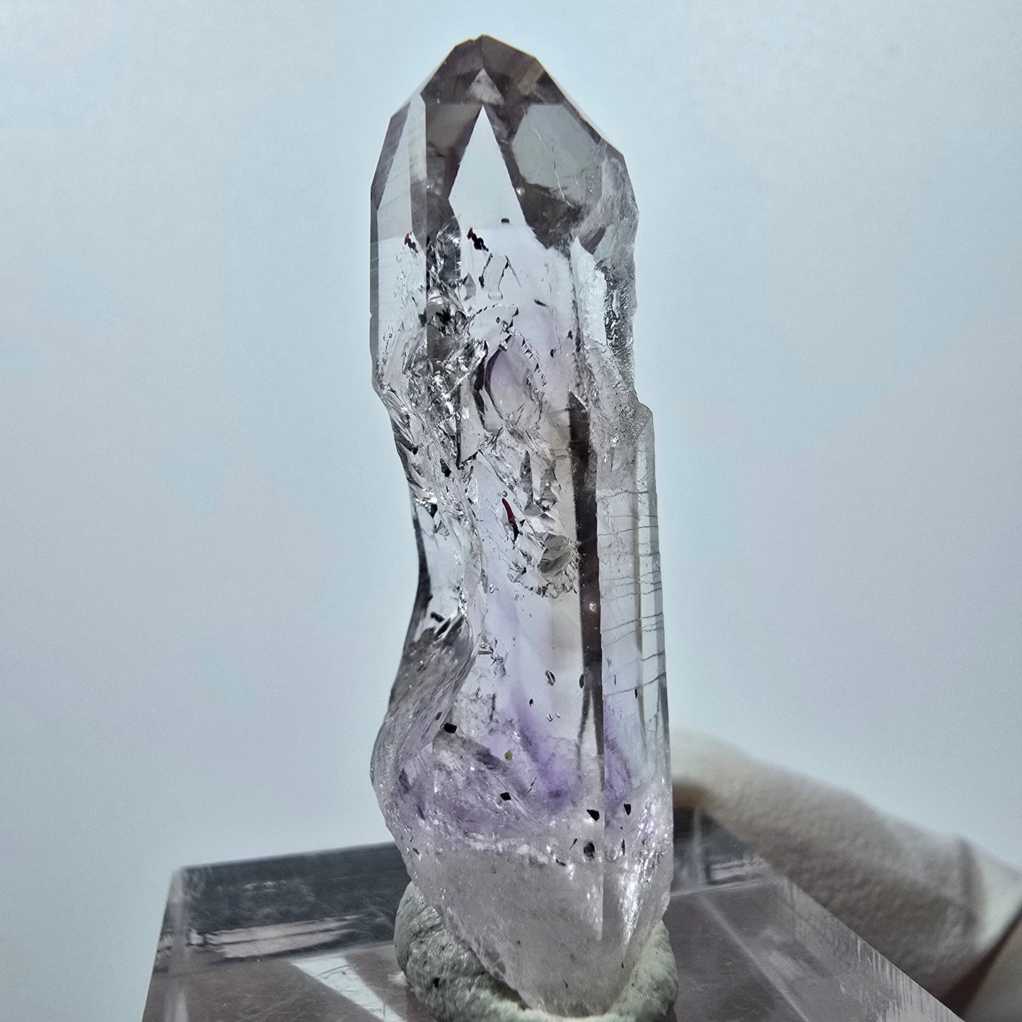 Améthyste fantôme, mine d'hématite Point Streep, Goboboseb, Namibie, 38 x 12 x 11 mm