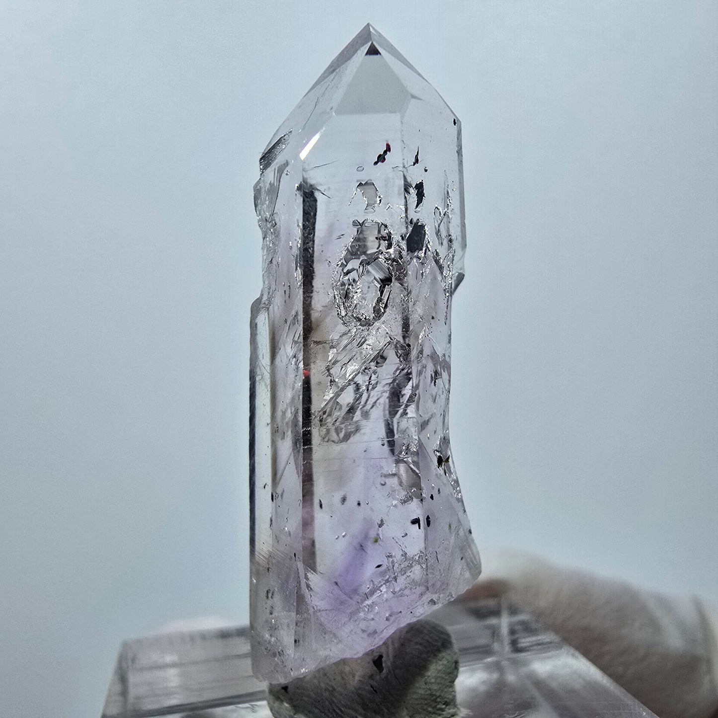 Améthyste fantôme, mine d'hématite Point Streep, Goboboseb, Namibie, 38 x 12 x 11 mm