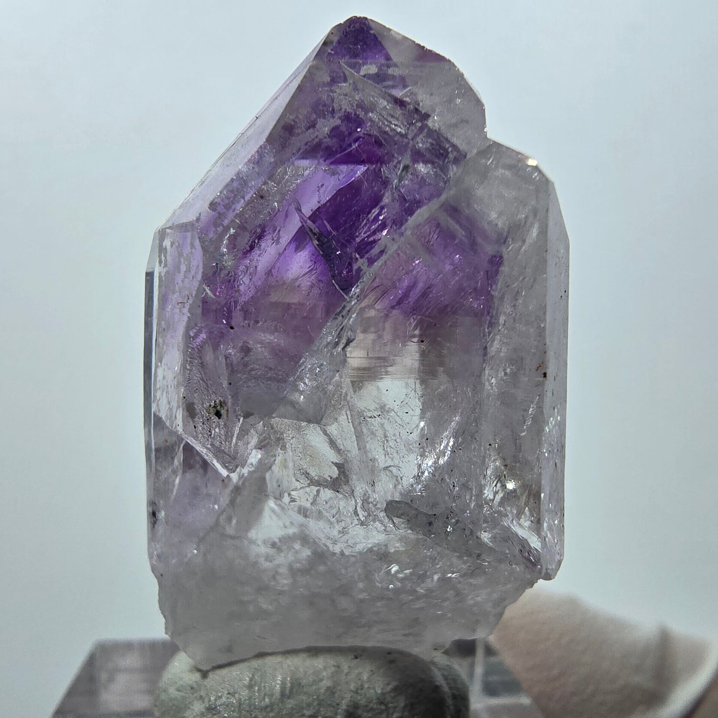Améthyste fantôme, mine d'hématite Point Streep, Goboboseb, Namibie, 39 x 19 x 16 mm