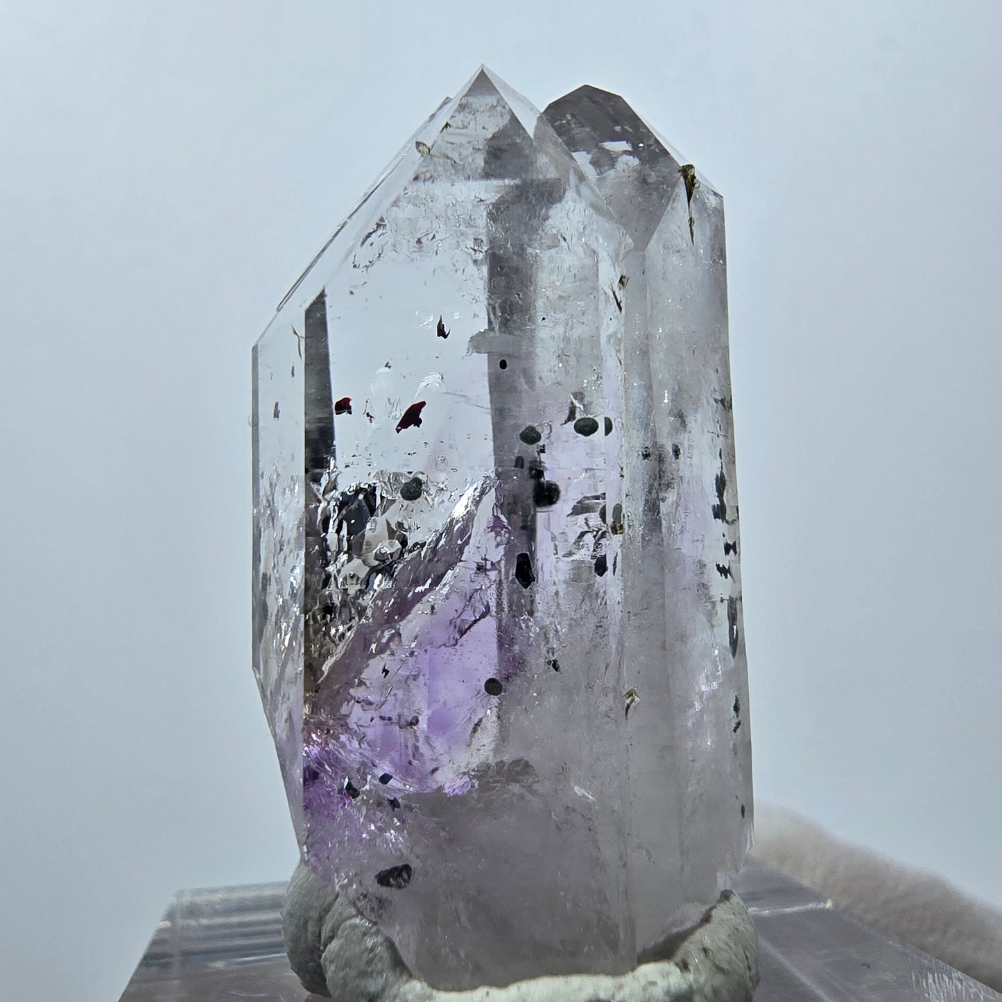 Améthyste fantôme, mine d'hématite Point Streep, Goboboseb, Namibie, 33 x 16 x 13 mm