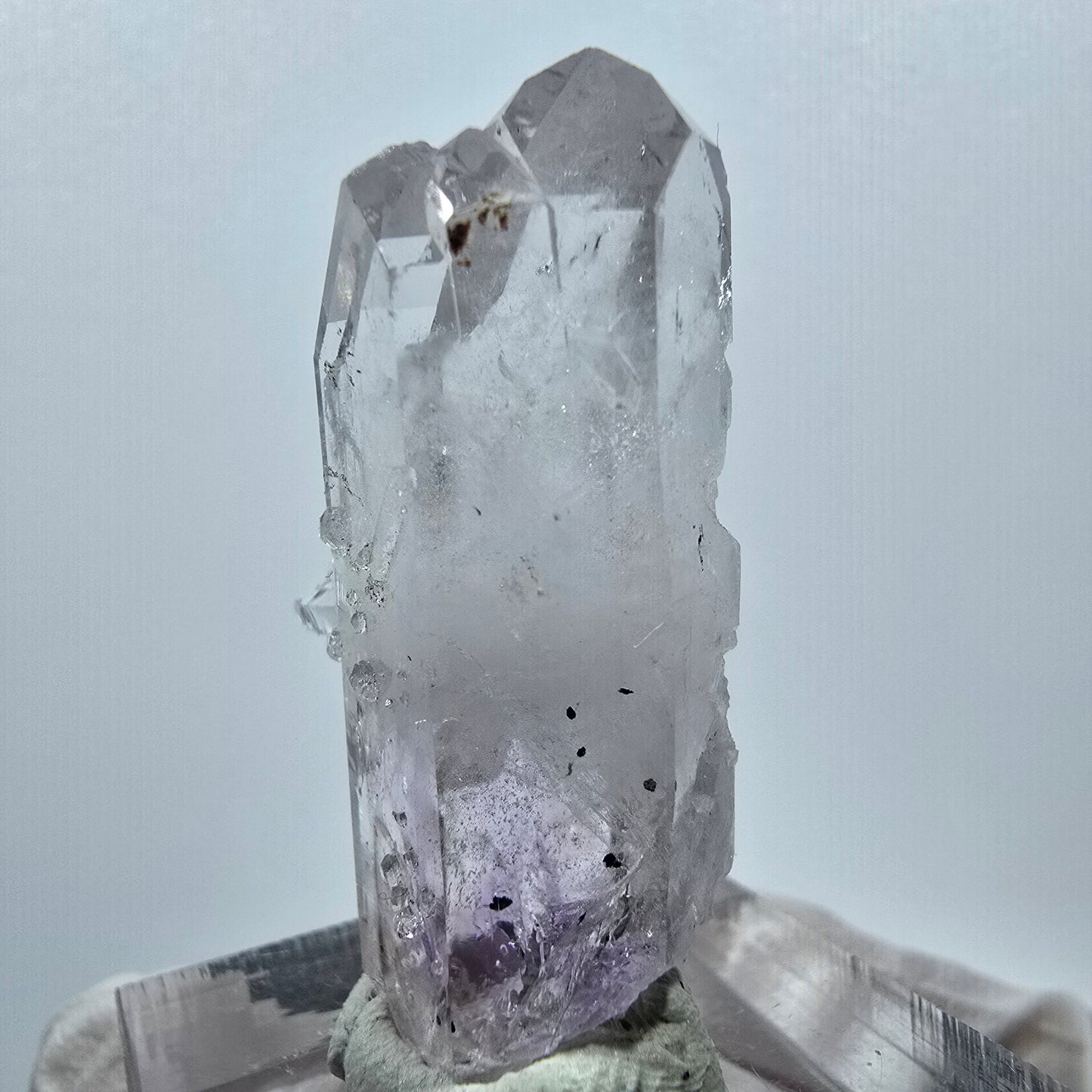 Améthyste fantôme avec analcim, mine d'hématite Streep, Goboboseb, Namibie, 38 x 23 x 14 mm