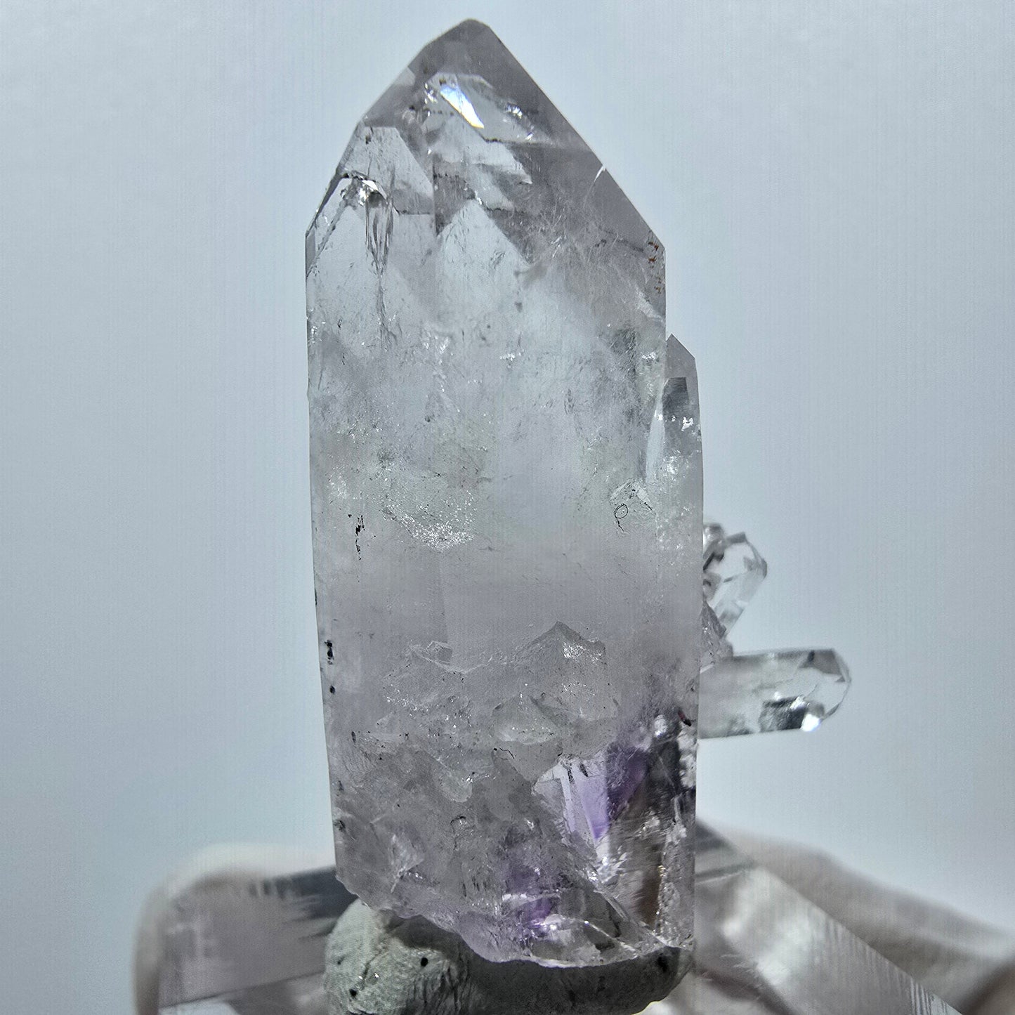 Améthyste fantôme avec analcim, mine d'hématite Streep, Goboboseb, Namibie, 38 x 23 x 14 mm