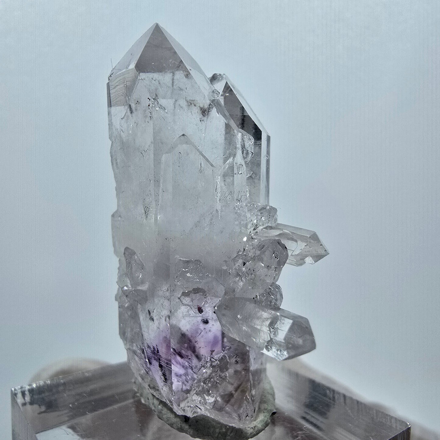 Améthyste fantôme avec analcim, mine d'hématite Streep, Goboboseb, Namibie, 38 x 23 x 14 mm