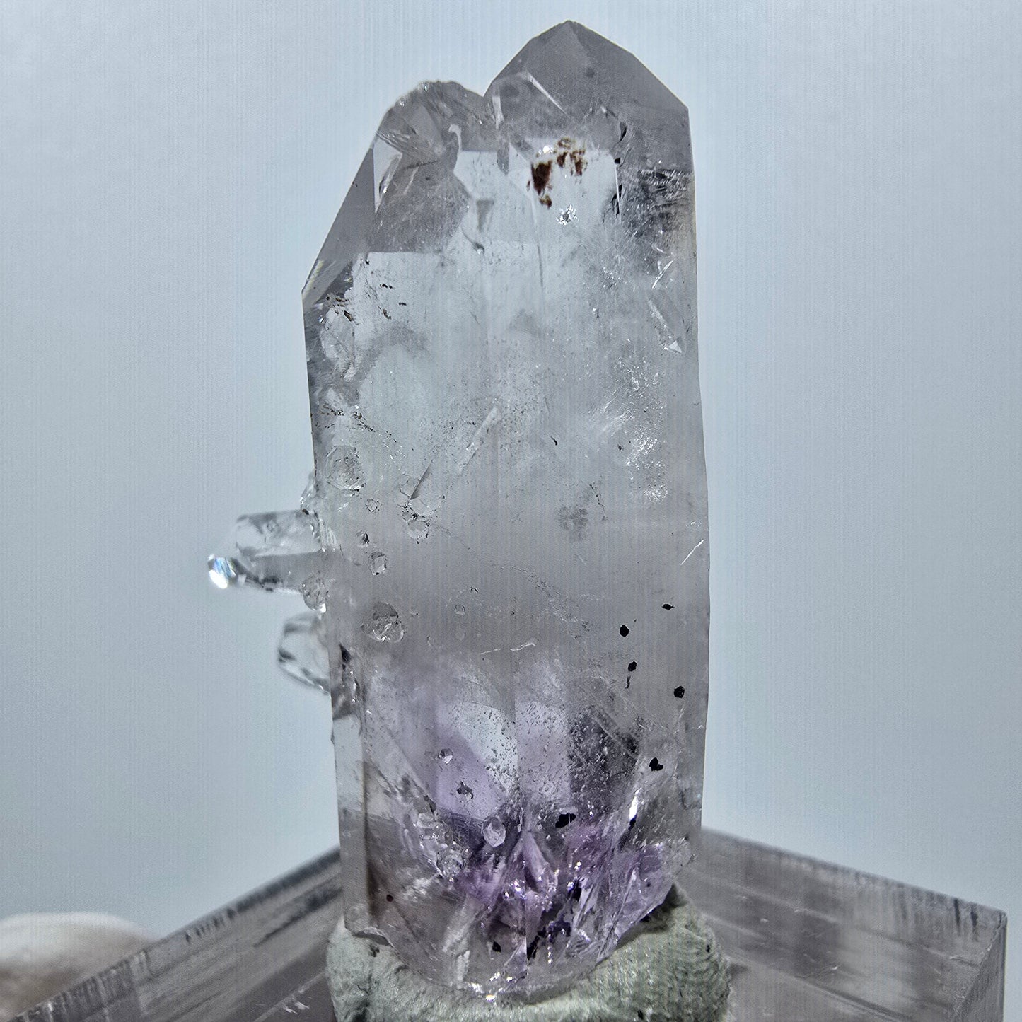 Améthyste fantôme avec analcim, mine d'hématite Streep, Goboboseb, Namibie, 38 x 23 x 14 mm