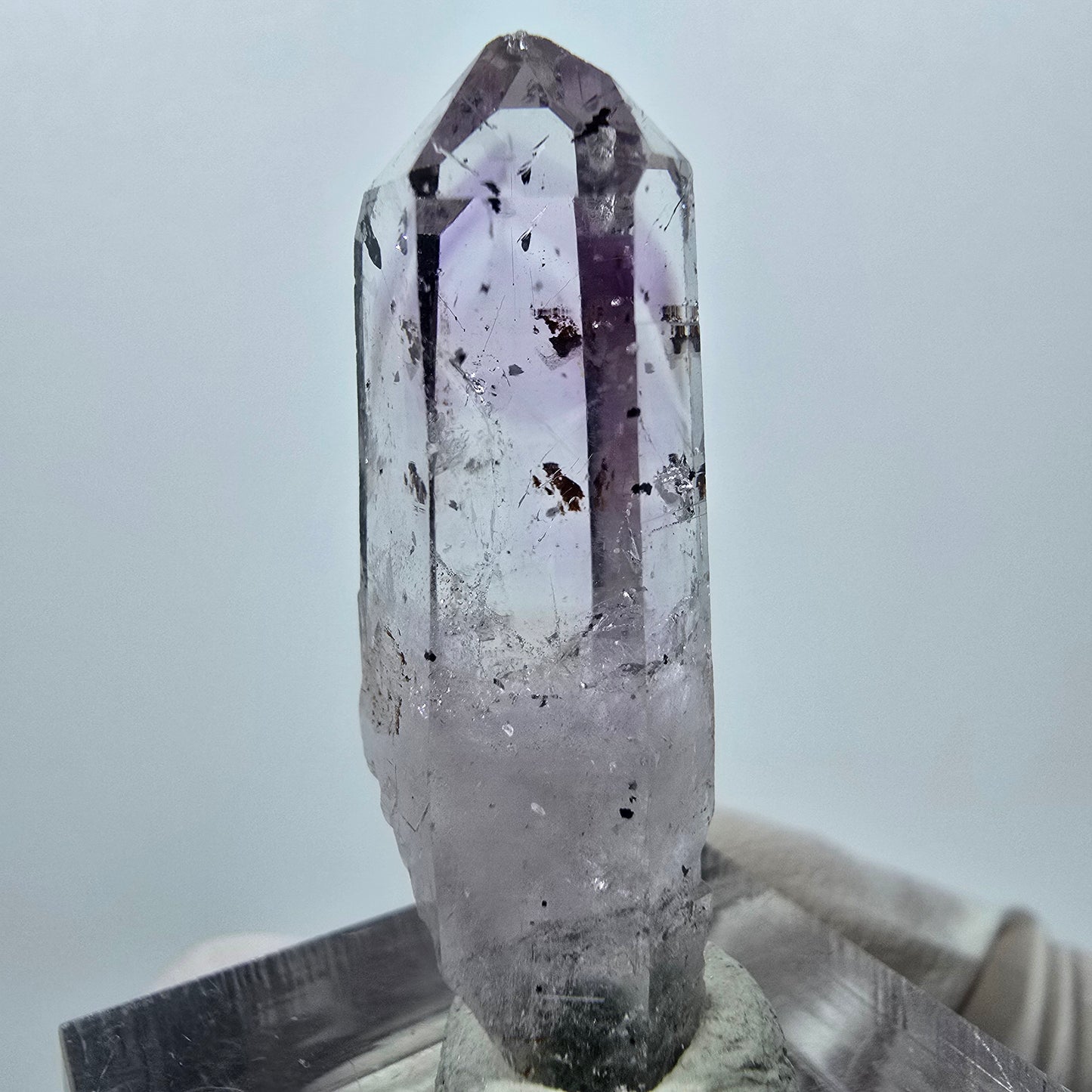 Mine d'améthyste Harlequin Phantom, Goboboseb, Namibie, 36 x 13 x 9 mm