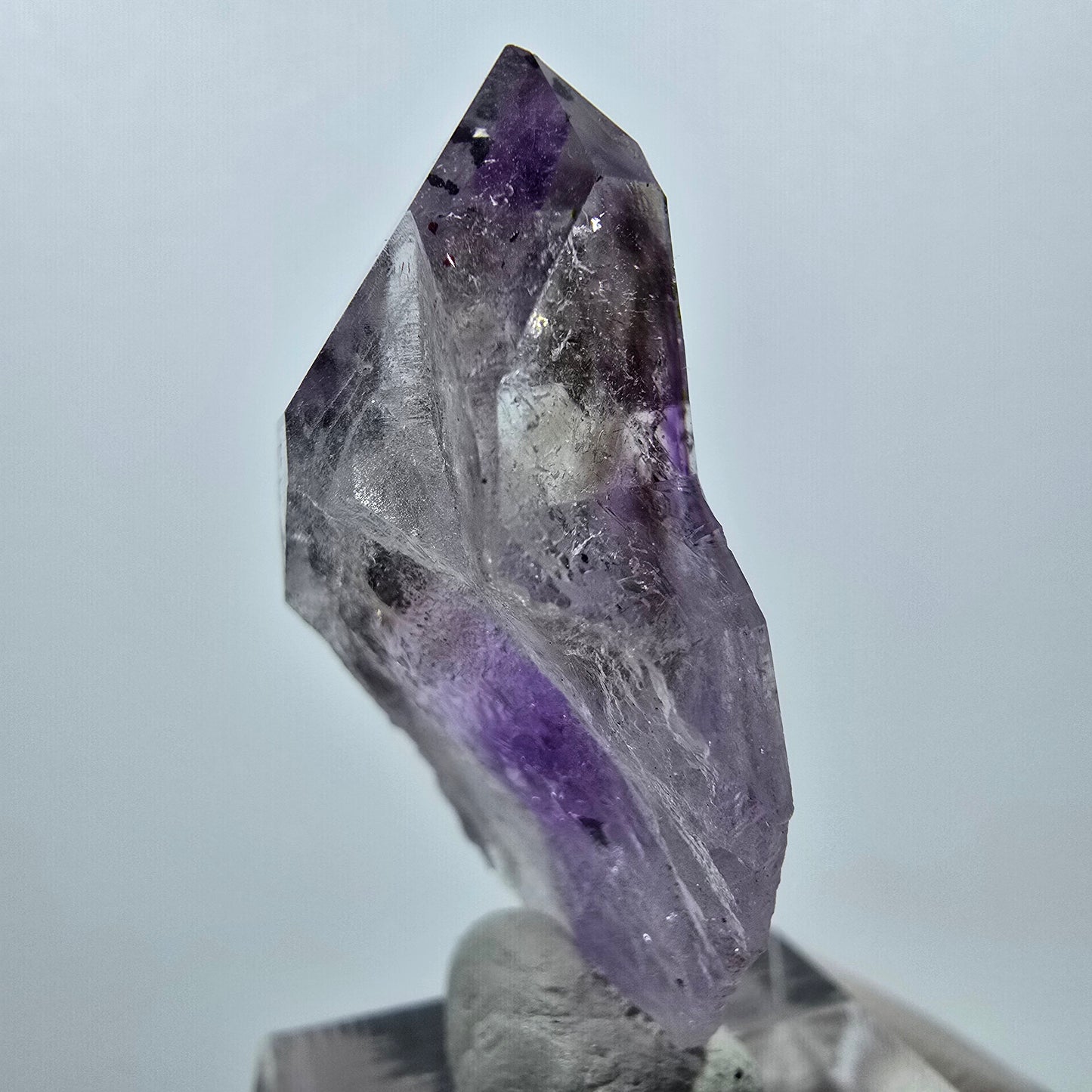Enhydro Harlequin Phantom Amethyst, 2x Bubble Streep Mine Gobo. Namibie 43 x 22 x 13 mm