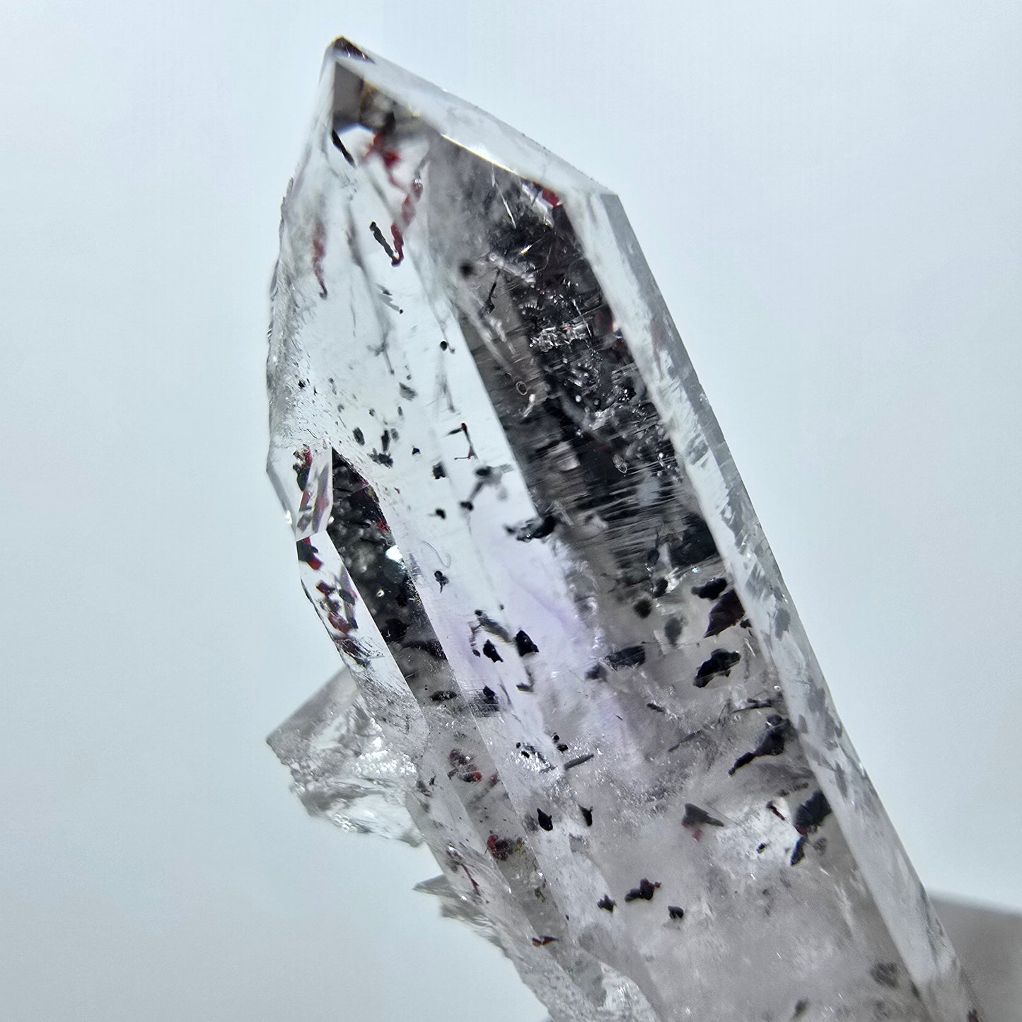 Quartz clair Harlequin Point Streep Mine, Goboboseb, Namibie, 30 x 12 x 10 mm