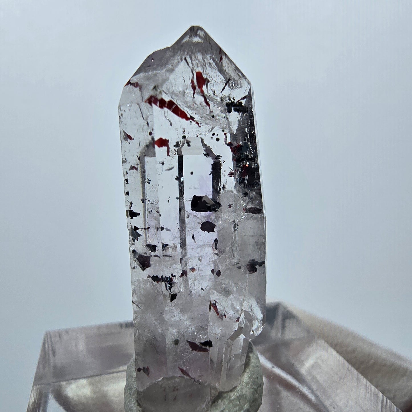 Quartz clair Harlequin Point Streep Mine, Goboboseb, Namibie, 30 x 12 x 10 mm