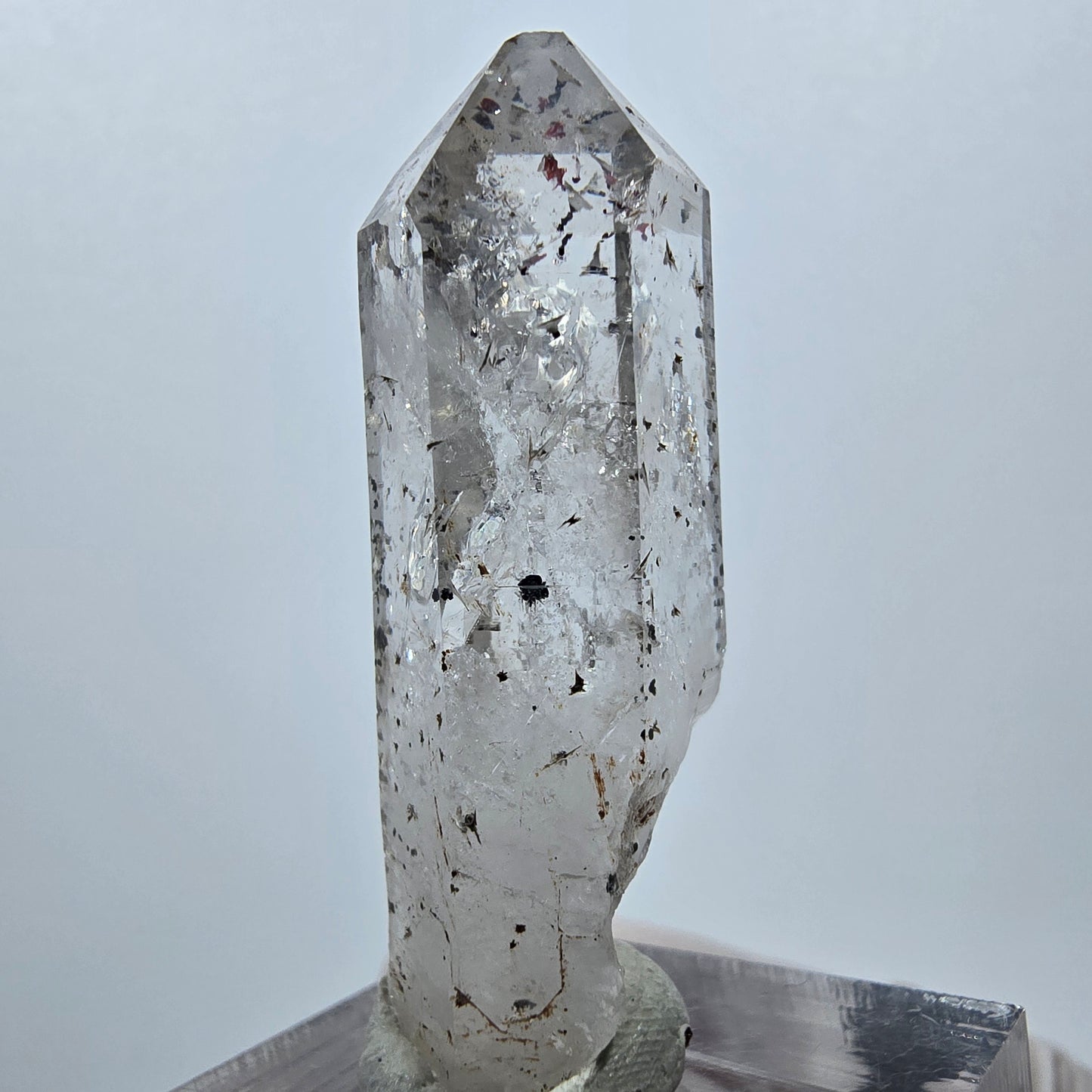 Quartz clair Harlequin Mine Point Streep, Goboboseb, Namibie 42 x 15 x 11 mm