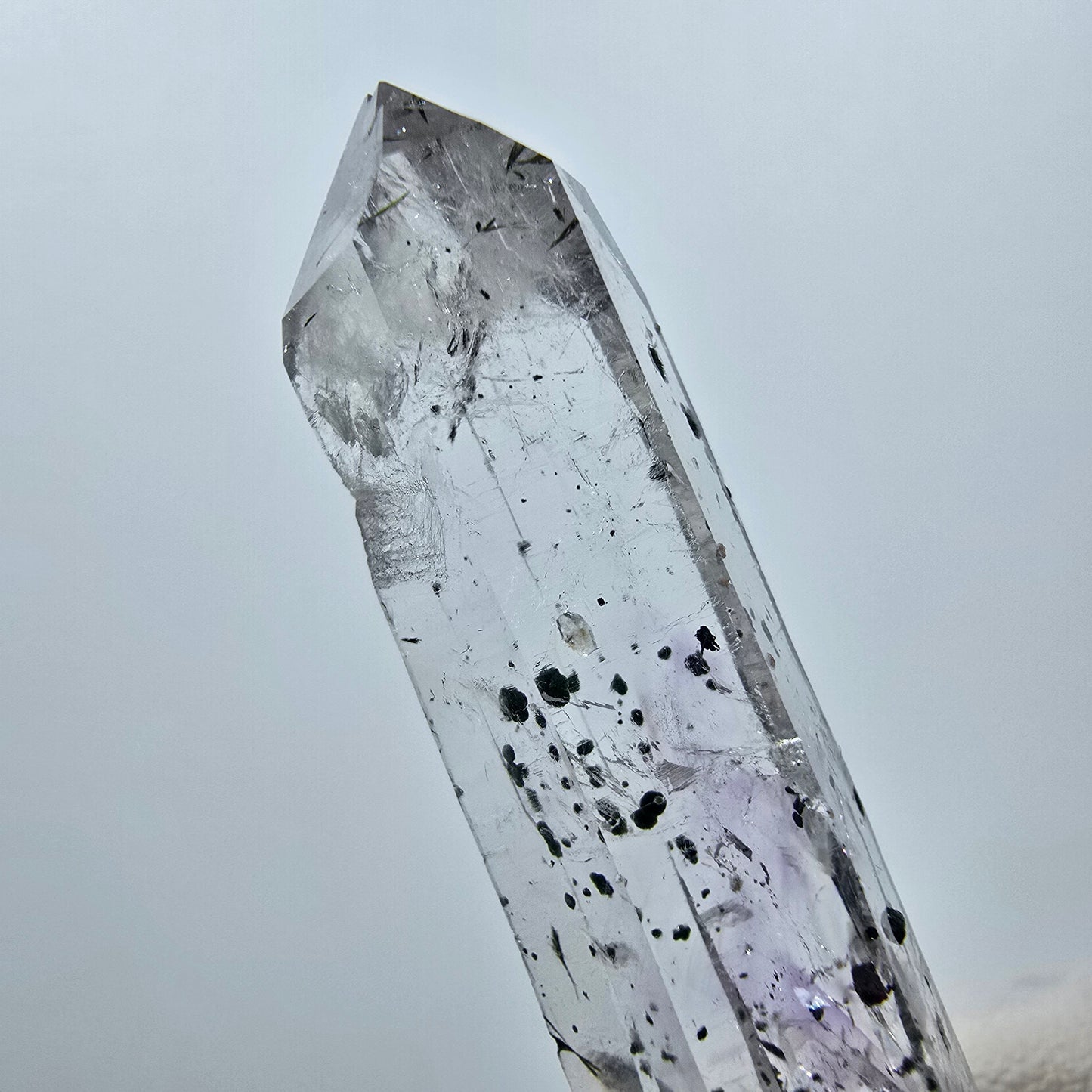 Quartz hématite transparent Point Streep Mine, Goboboseb, Namibie 42 x 12 x 10 mm