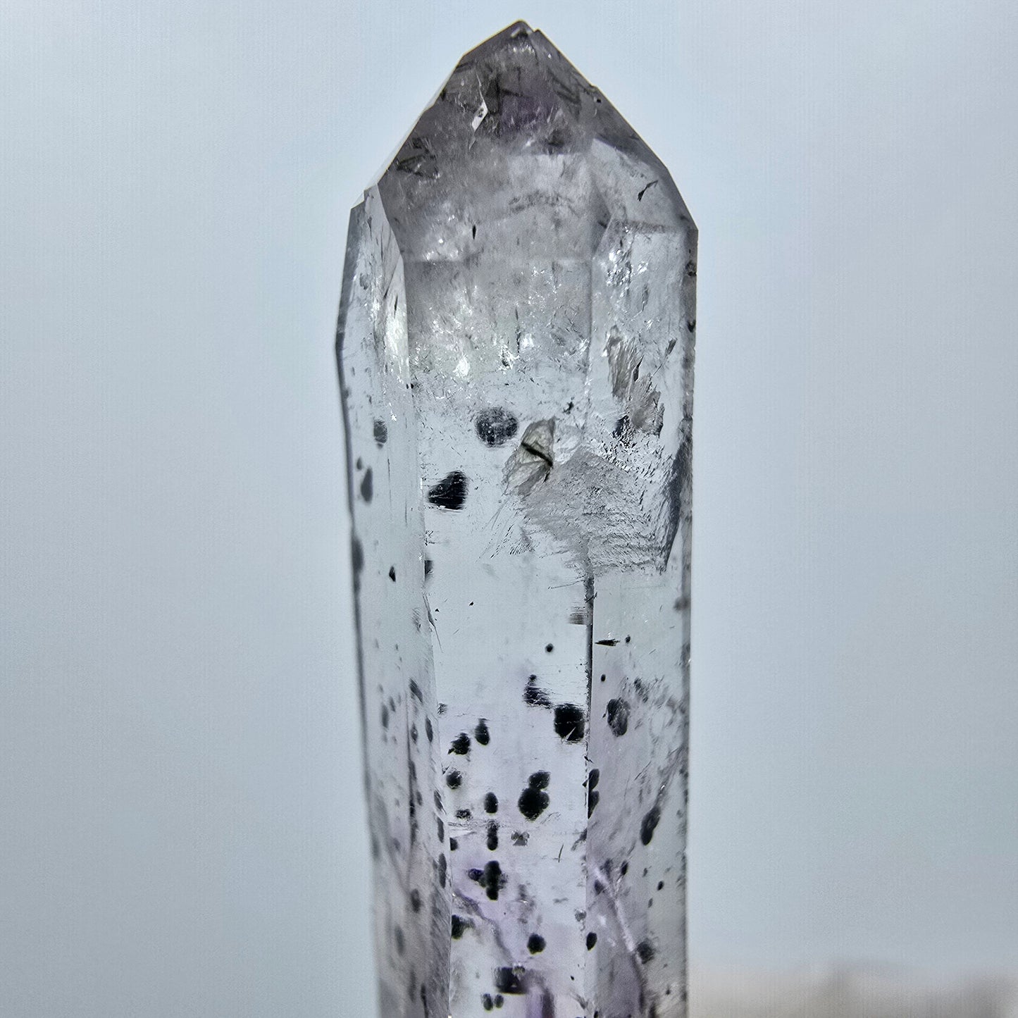Quartz hématite transparent Point Streep Mine, Goboboseb, Namibie 42 x 12 x 10 mm
