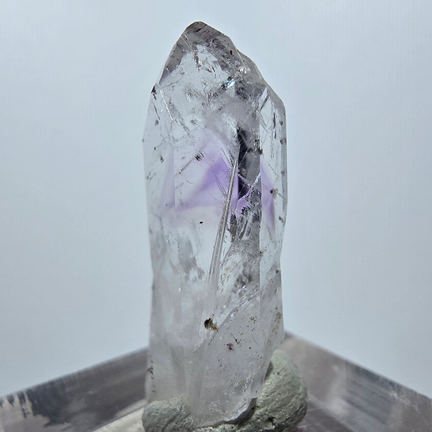 Améthyste fantôme avec hématite, mine Streep, Goboboseb, Namibie, 29 x 11 x 7 mm