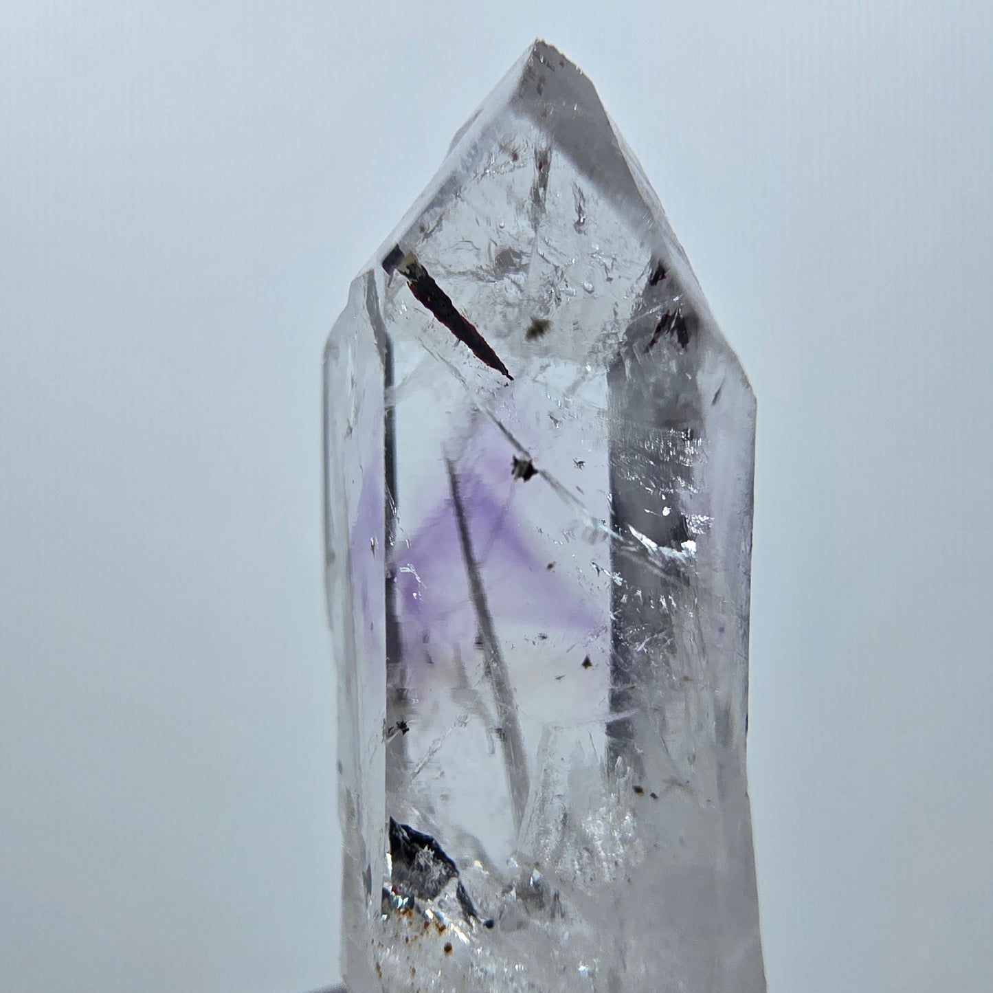 Améthyste fantôme avec hématite, mine Streep, Goboboseb, Namibie, 29 x 11 x 7 mm