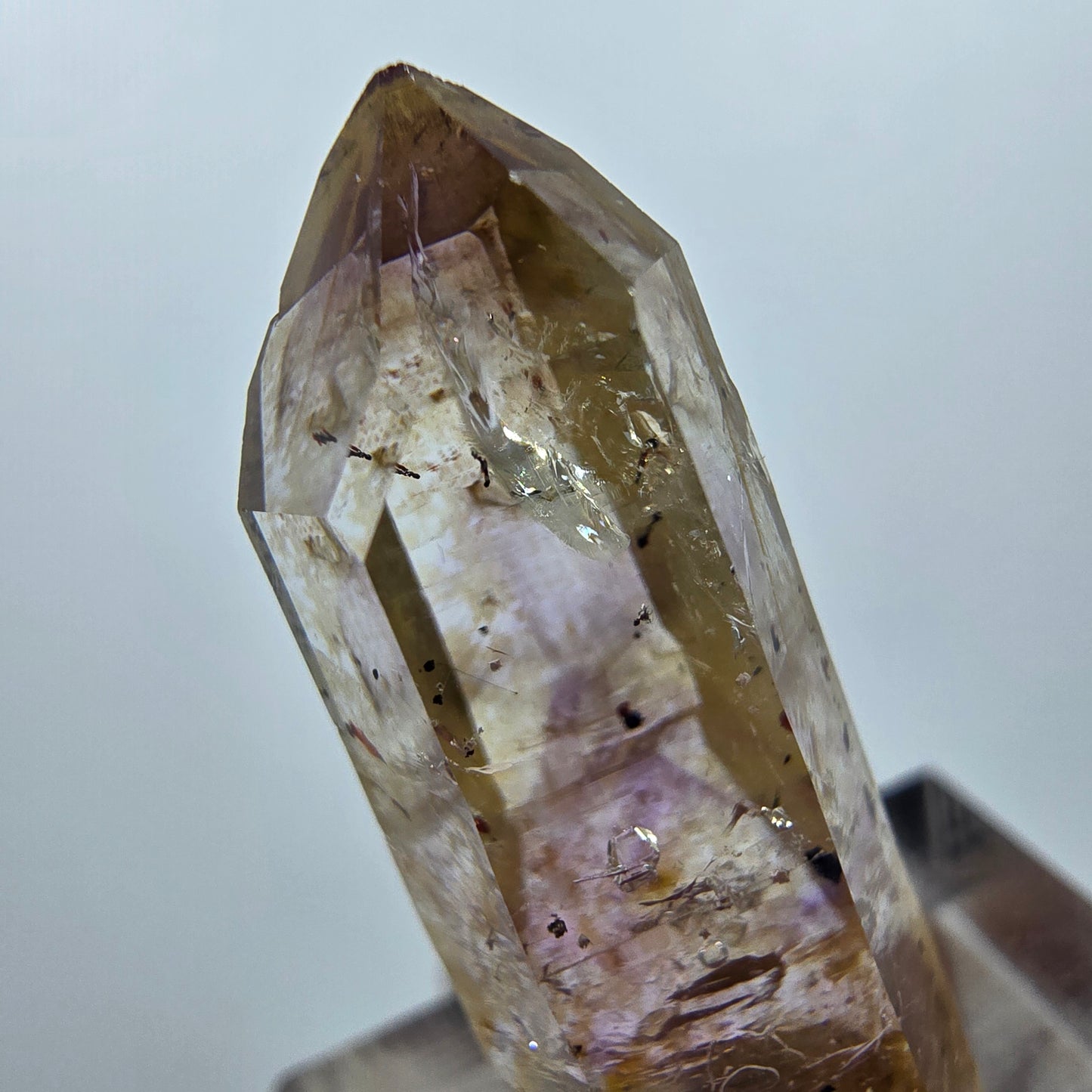 Améthyste fantôme Enhydro, mine d'hématite Streep, Goboboseb, Namibie, 32 x 11 x 11 mm