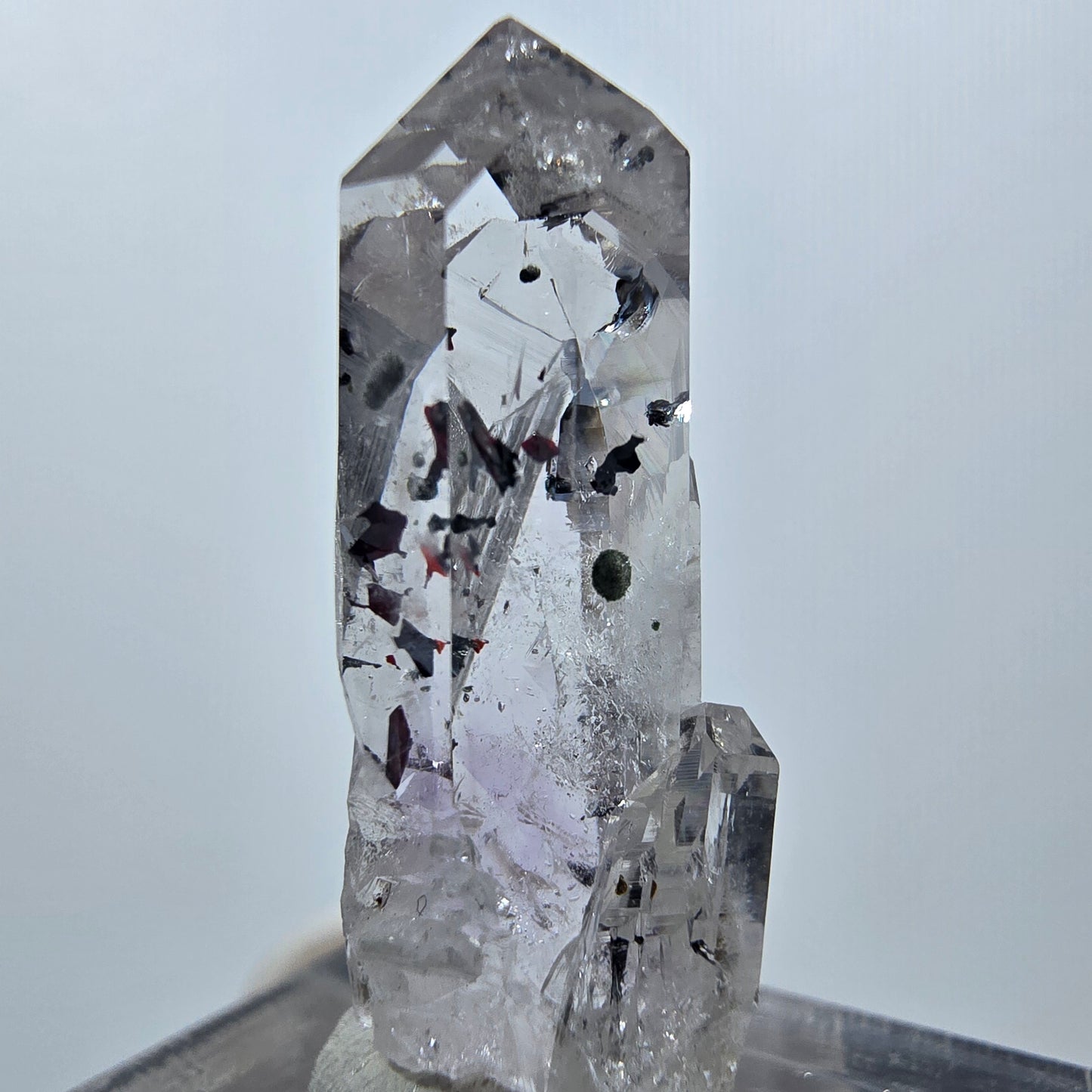 Quartz clair Harlequin Mine Point Streep, Goboboseb, Namibie 29 x 11 x 11 mm