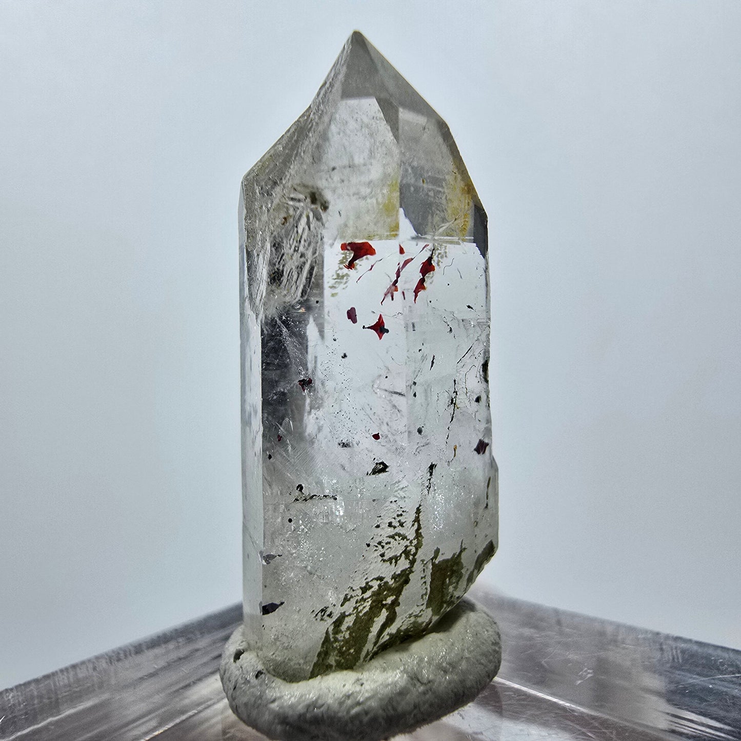 Quartz clair Harlequin Point Streep Mine, Goboboseb, Namibie 28 x 11 x 10 mm