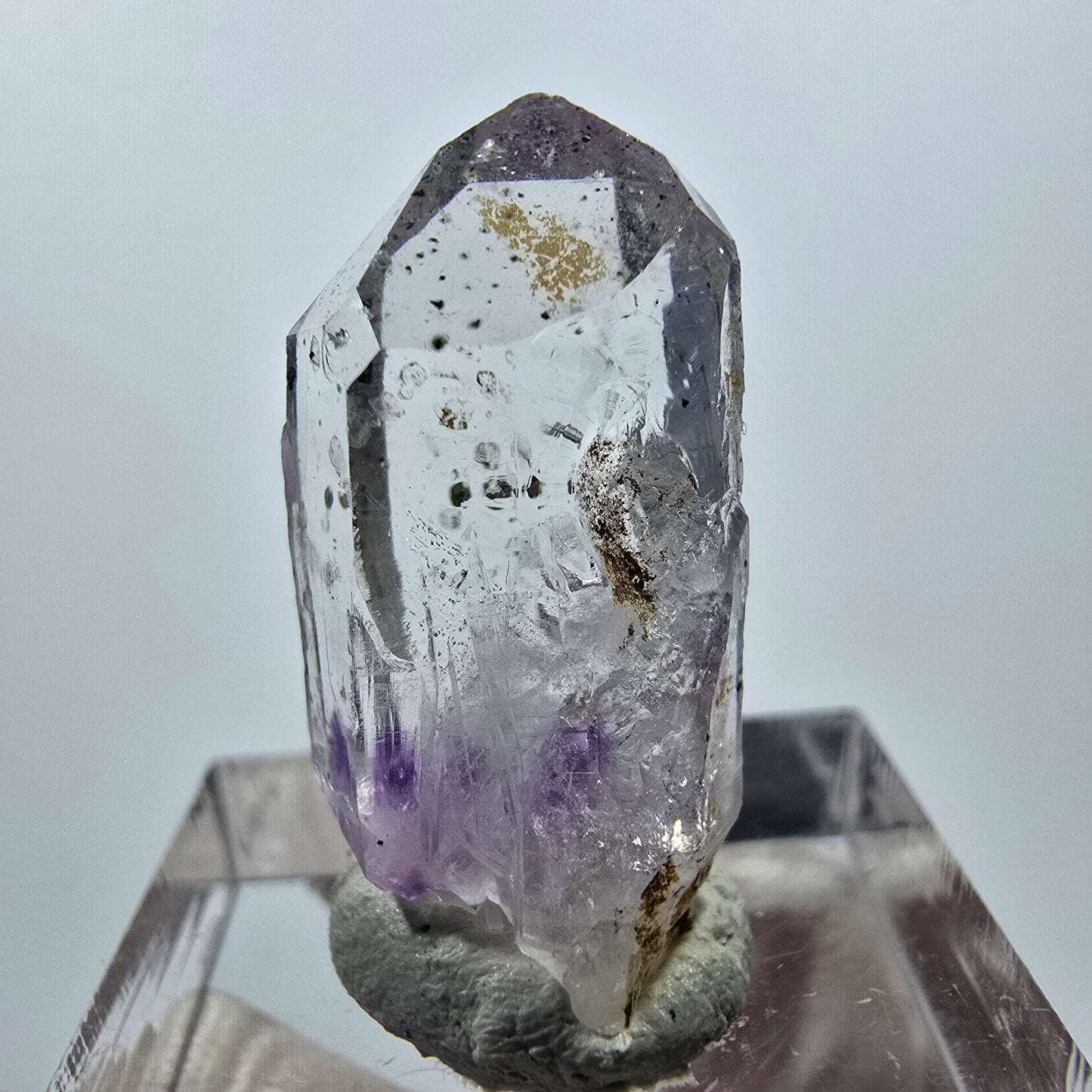 Améthyste fantôme avec hématite, mine Streep, Goboboseb, Namibie, 27 x 13 x 10 mm
