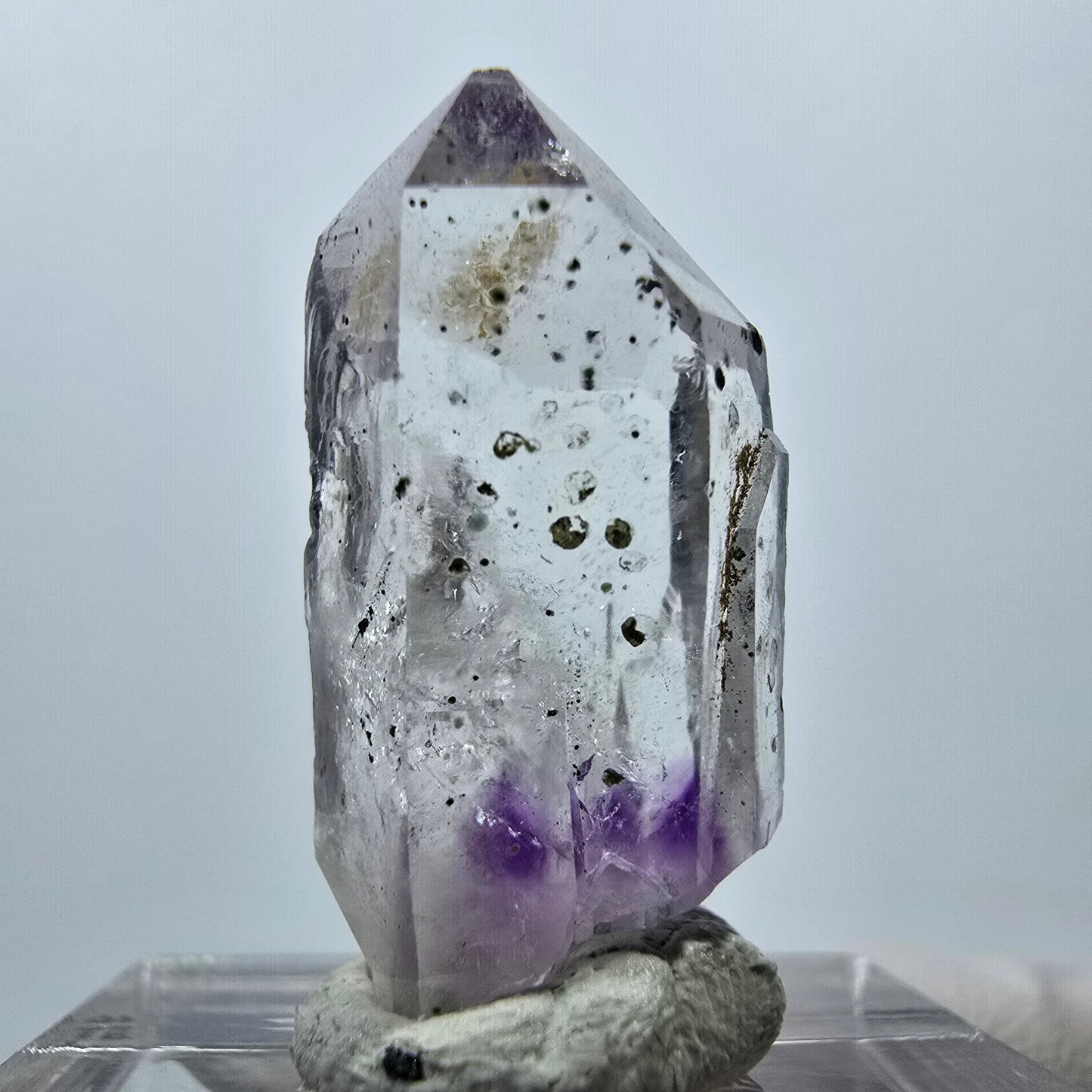 Améthyste fantôme avec hématite, mine Streep, Goboboseb, Namibie, 27 x 13 x 10 mm