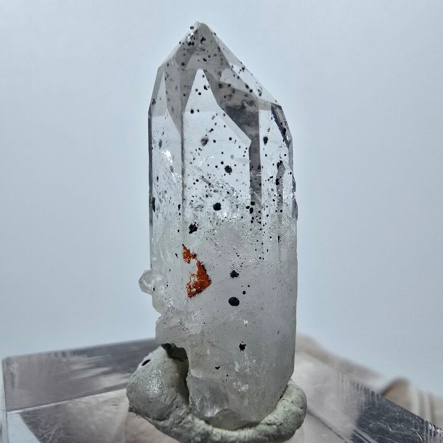 Quartz hématite transparent Point Streep Mine, Goboboseb, Namibie 29 x 14 x 10 mm