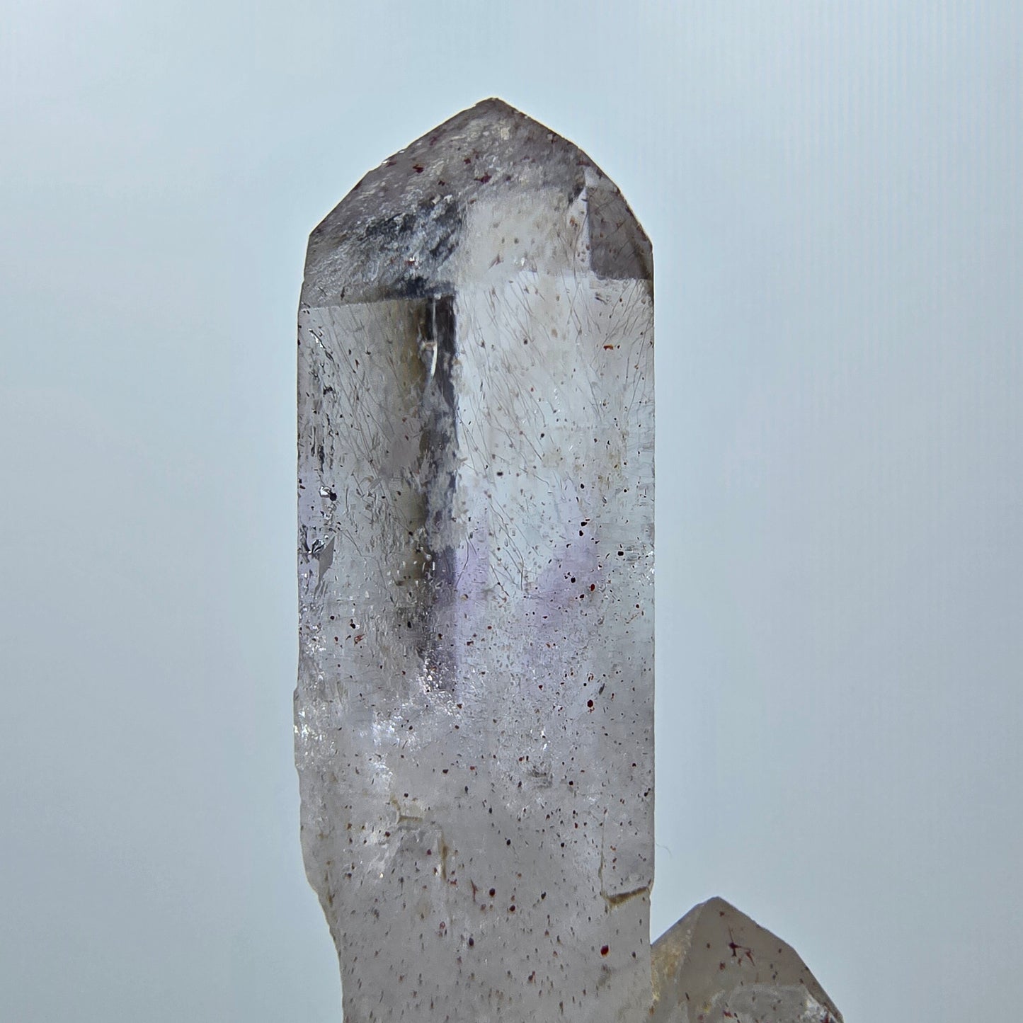 Pointe d'améthyste fantôme de Goboboseb, Namibie, 35 x 12 x 9 mm