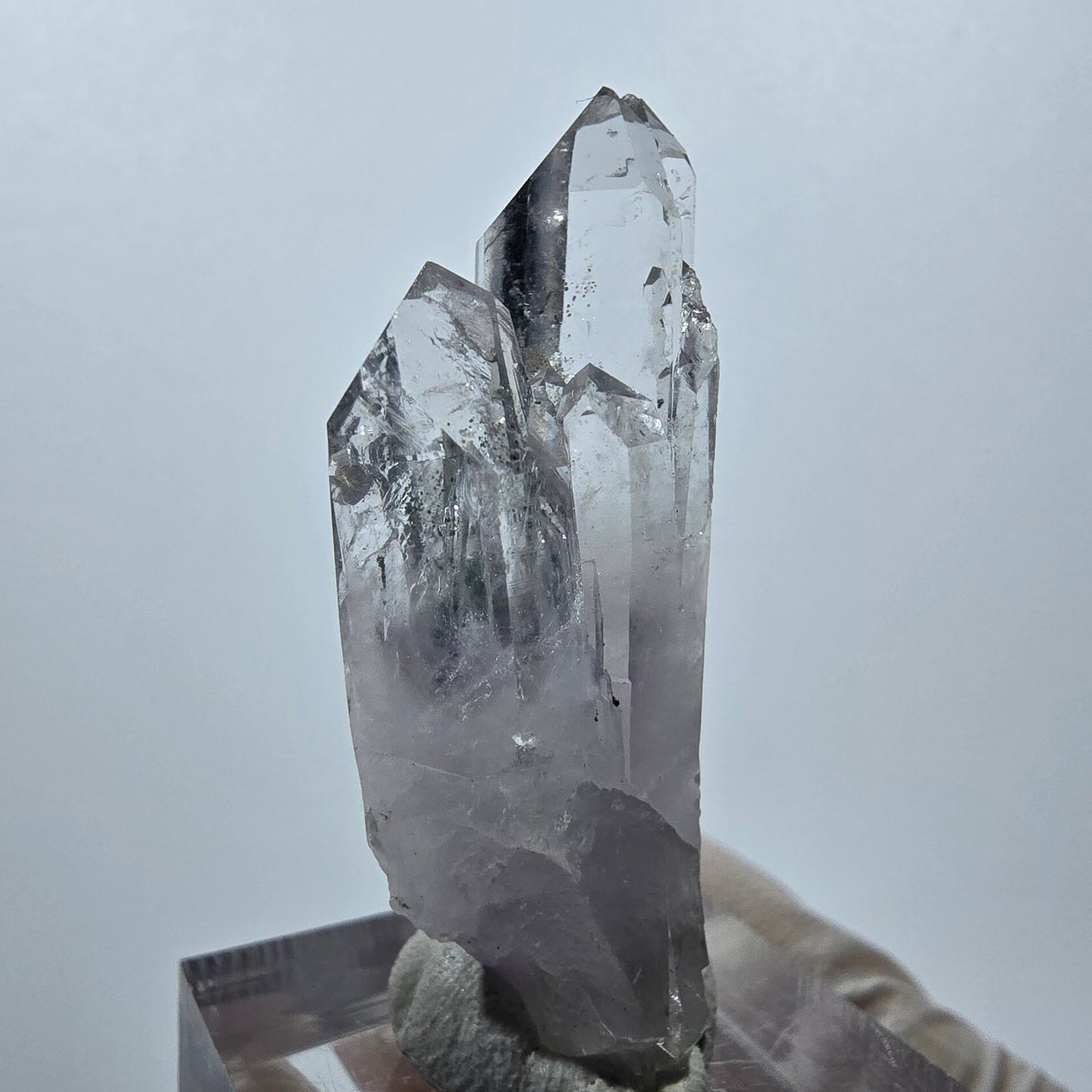 Améthyste fantôme avec hématite, mine Streep, Goboboseb, Namibie, 44 x 16 x 10 mm