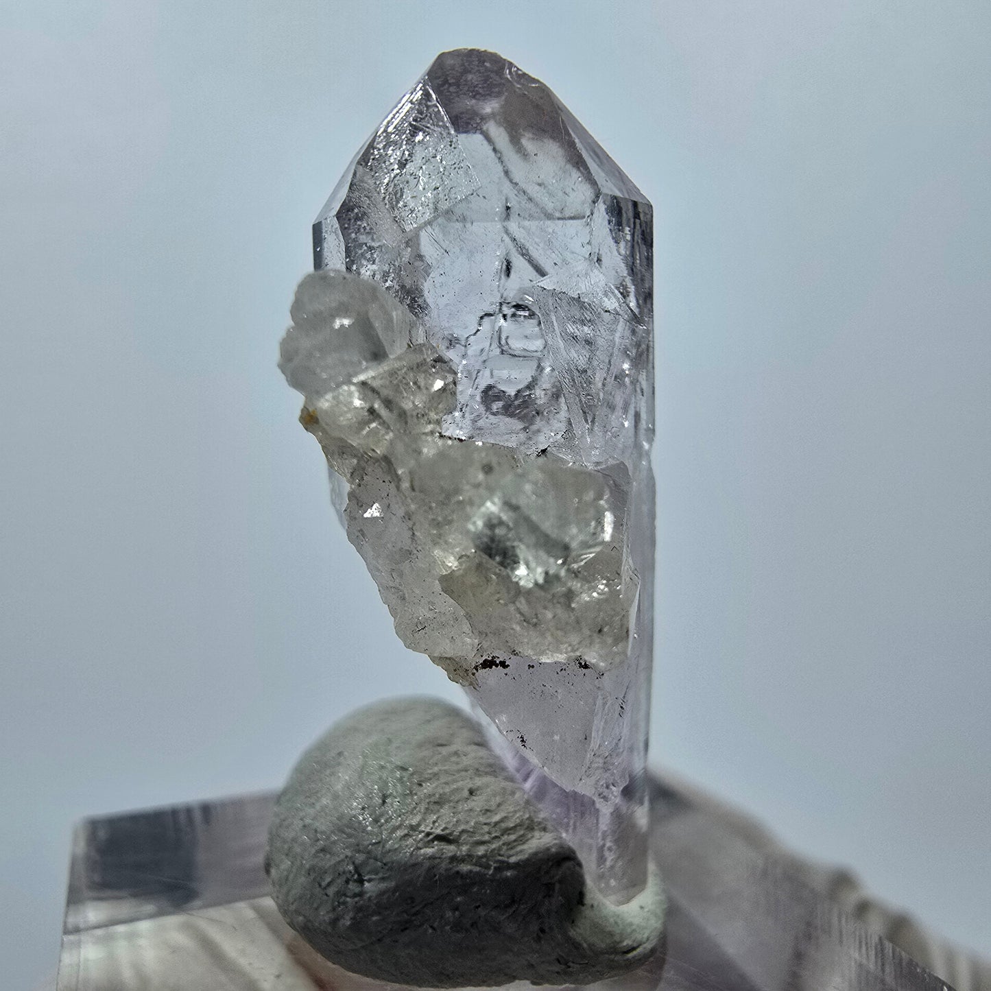 Pointe d'améthyste fantôme de Goboboseb, Namibie, 33 x 17 x 11 mm