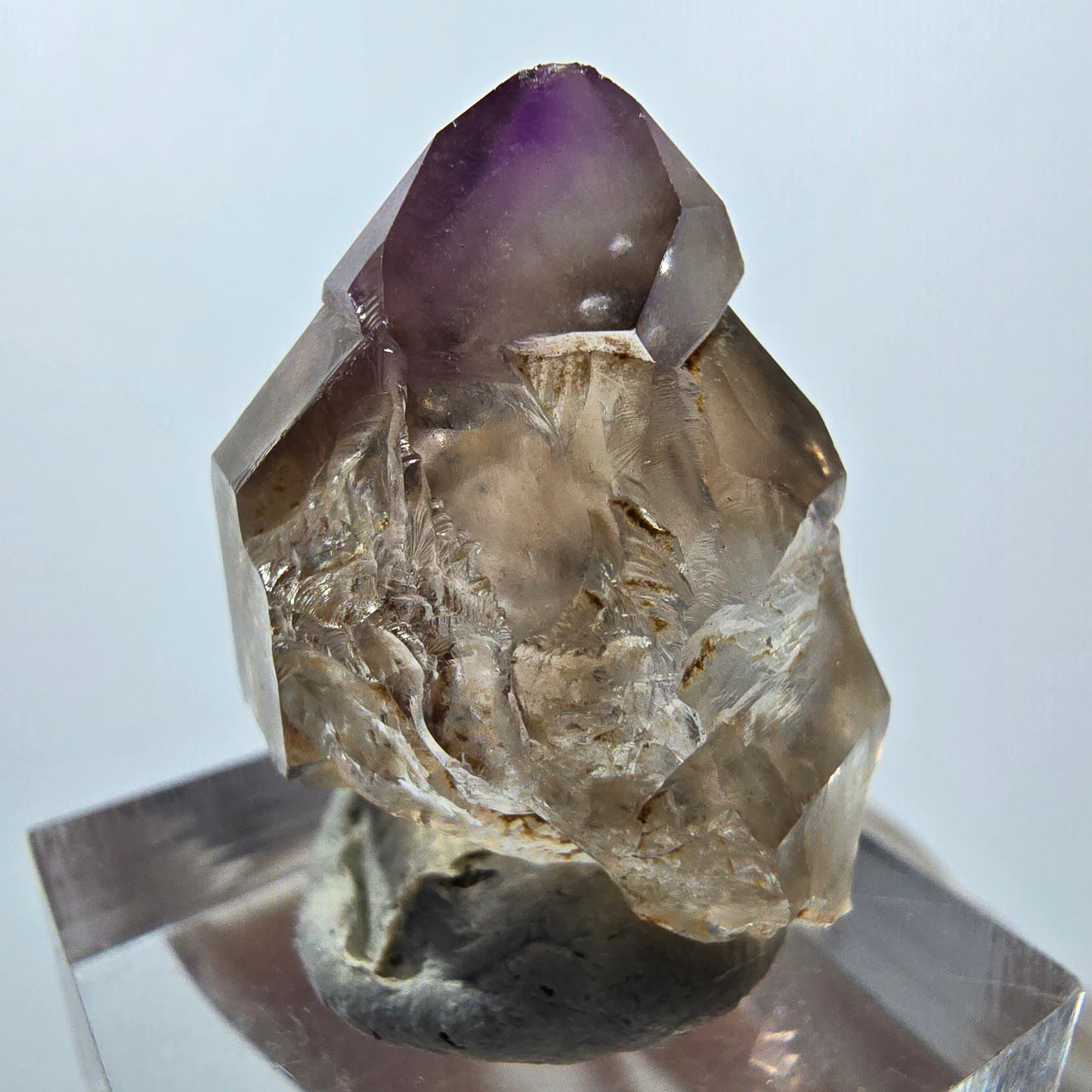 Pointe de sceptre en améthyste fantôme de Goboboseb, Namibie, 30 x 24 x 19 mm