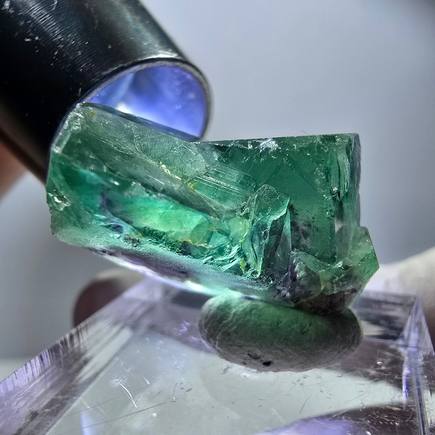 Spécimen rare de cube de fluorite, vert violet, Okorusu, Namibie, 25 x 16 x 14 mm