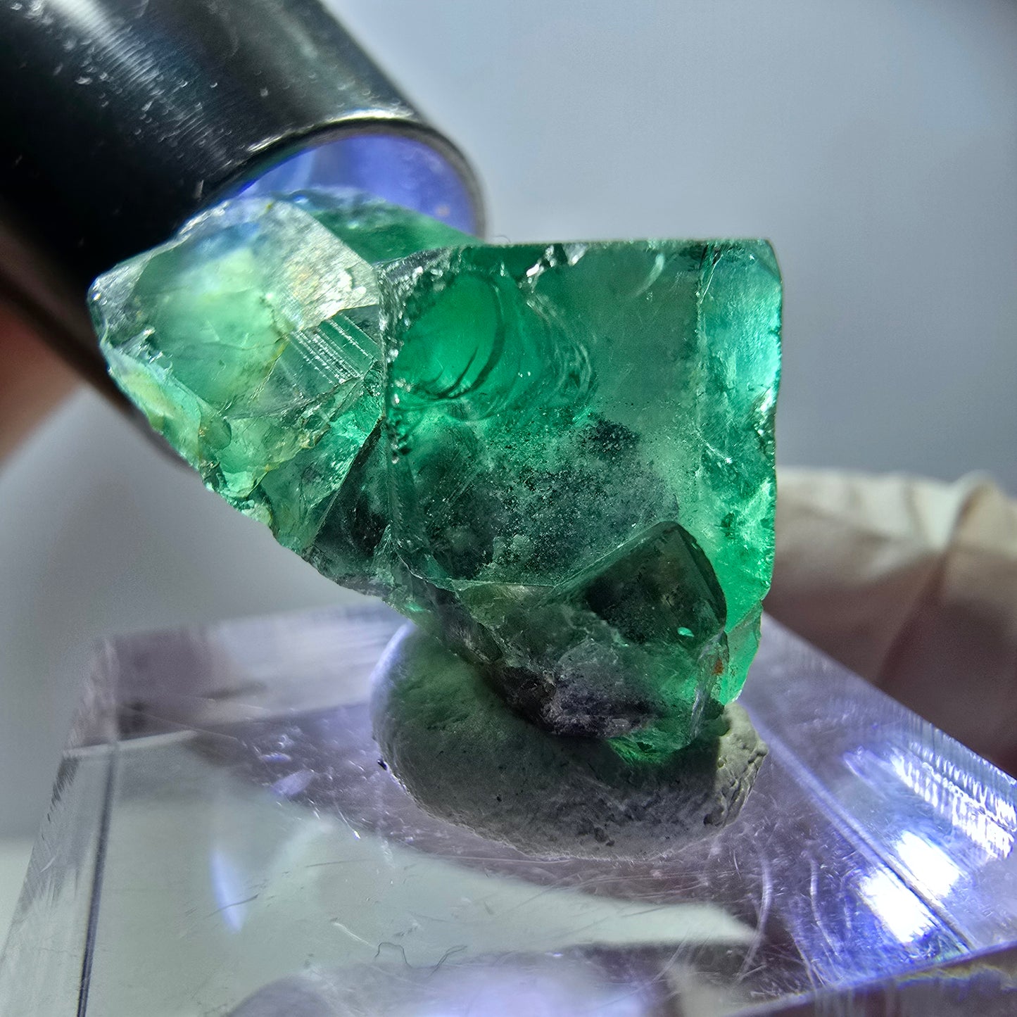 Spécimen rare de cube de fluorite, vert violet, Okorusu, Namibie, 25 x 16 x 14 mm