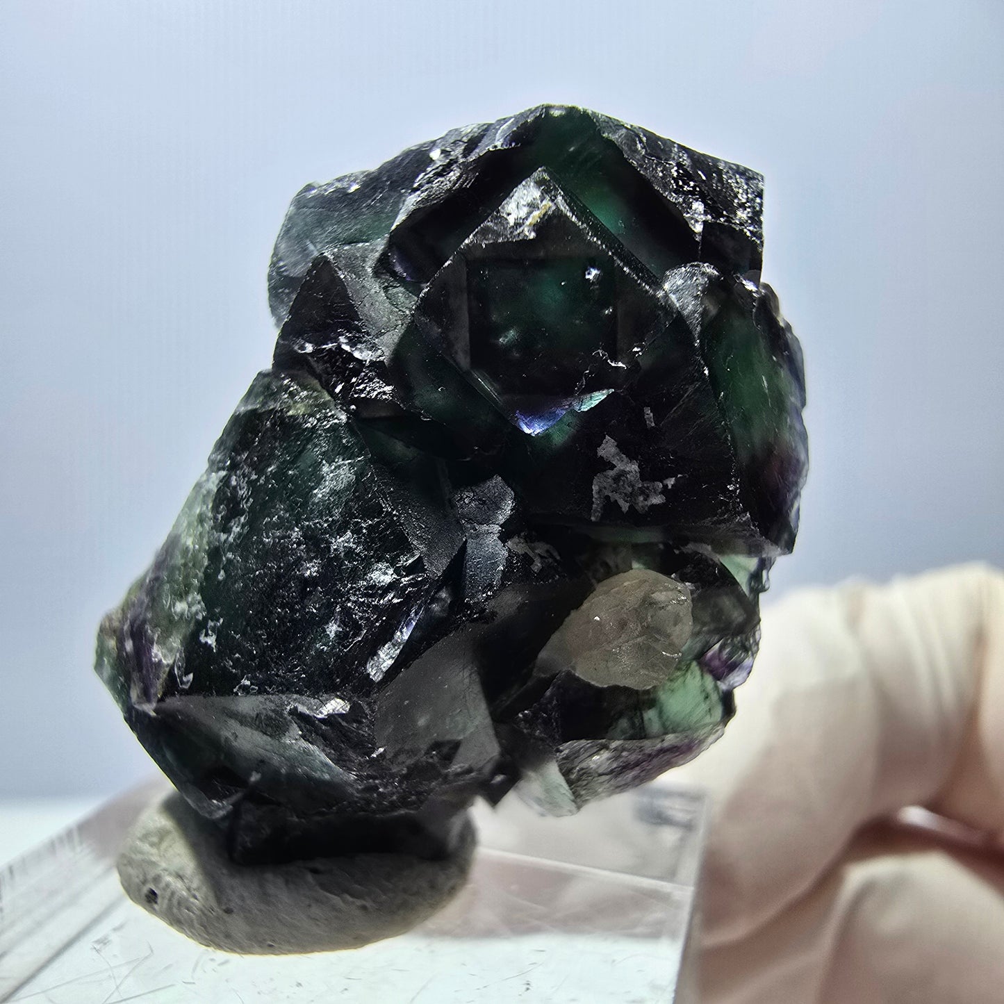 Rare cube de fluorite UV, spécimen de quartz, vert violet, Okorusu, Namibie 32 x 26 x 15 mm