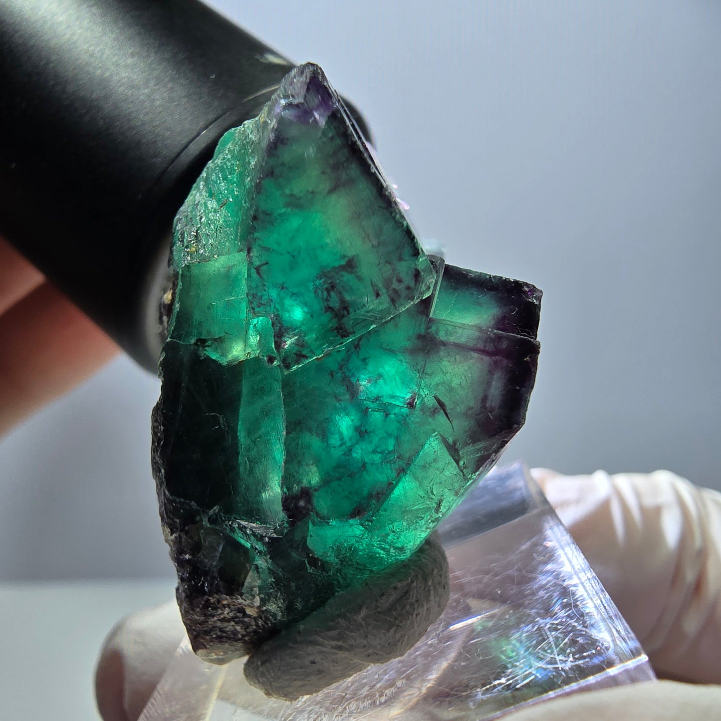 Rare spécimen de cube de fluorite, vert-violet, Okorusu, Namibie, 36 x 26 x 24 mm