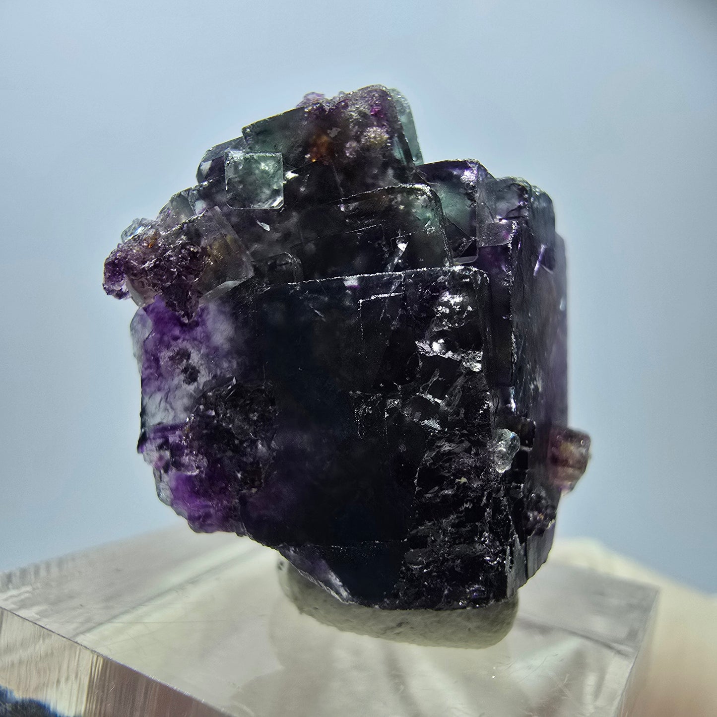 Spécimen rare de cube de fluorite, vert violet, Okorusu, Namibie, 25 x 18 x 18 mm