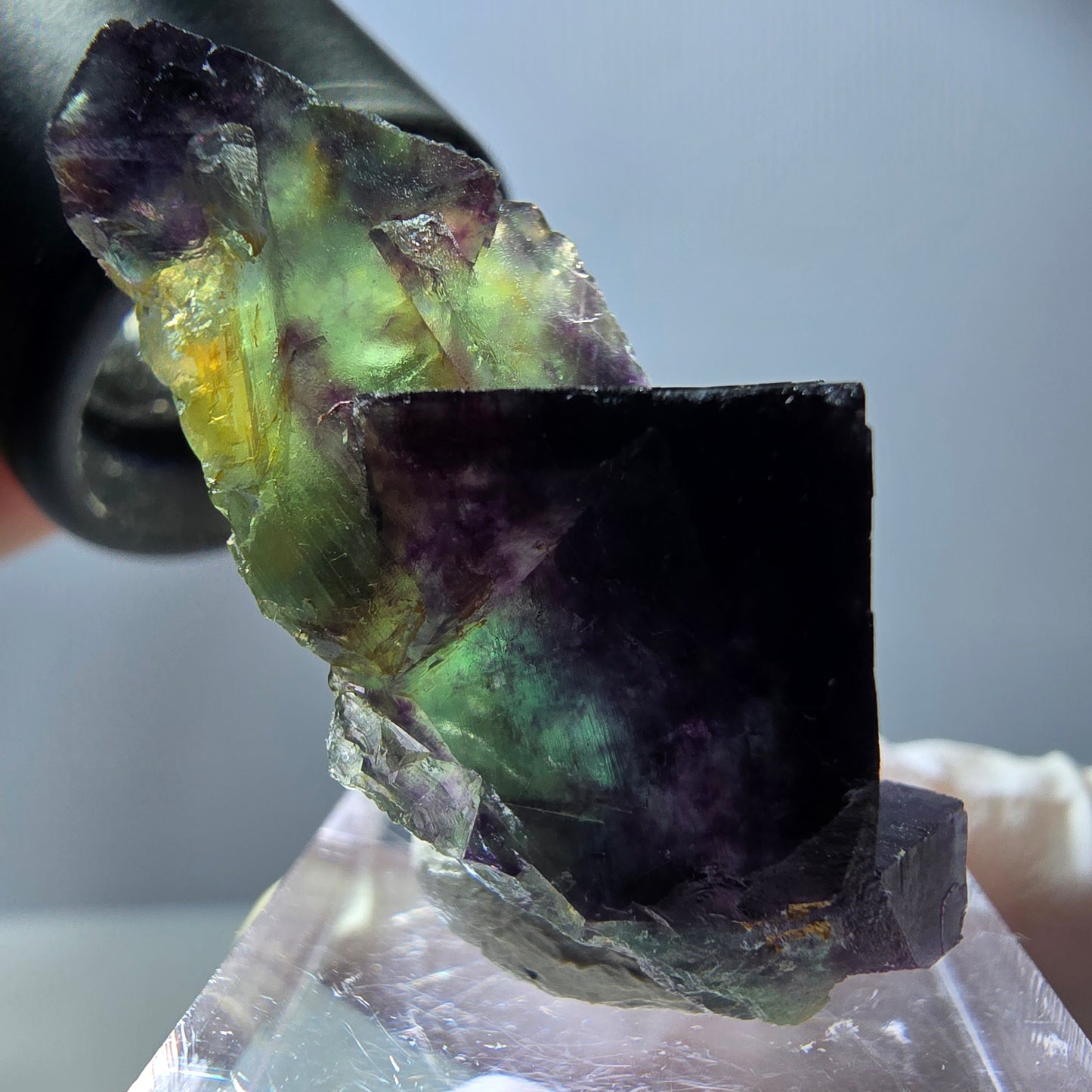 Spécimen rare de cube de fluorite, vert violet, Okorusu, Namibie, 40 x 25 x 18 mm