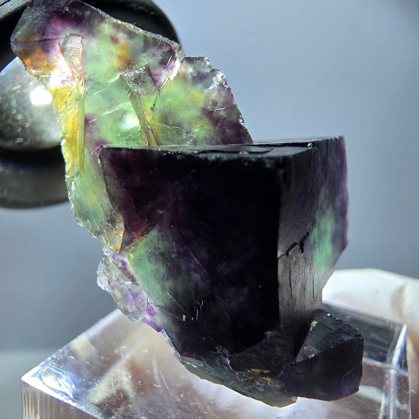 Spécimen rare de cube de fluorite, vert violet, Okorusu, Namibie, 40 x 25 x 18 mm