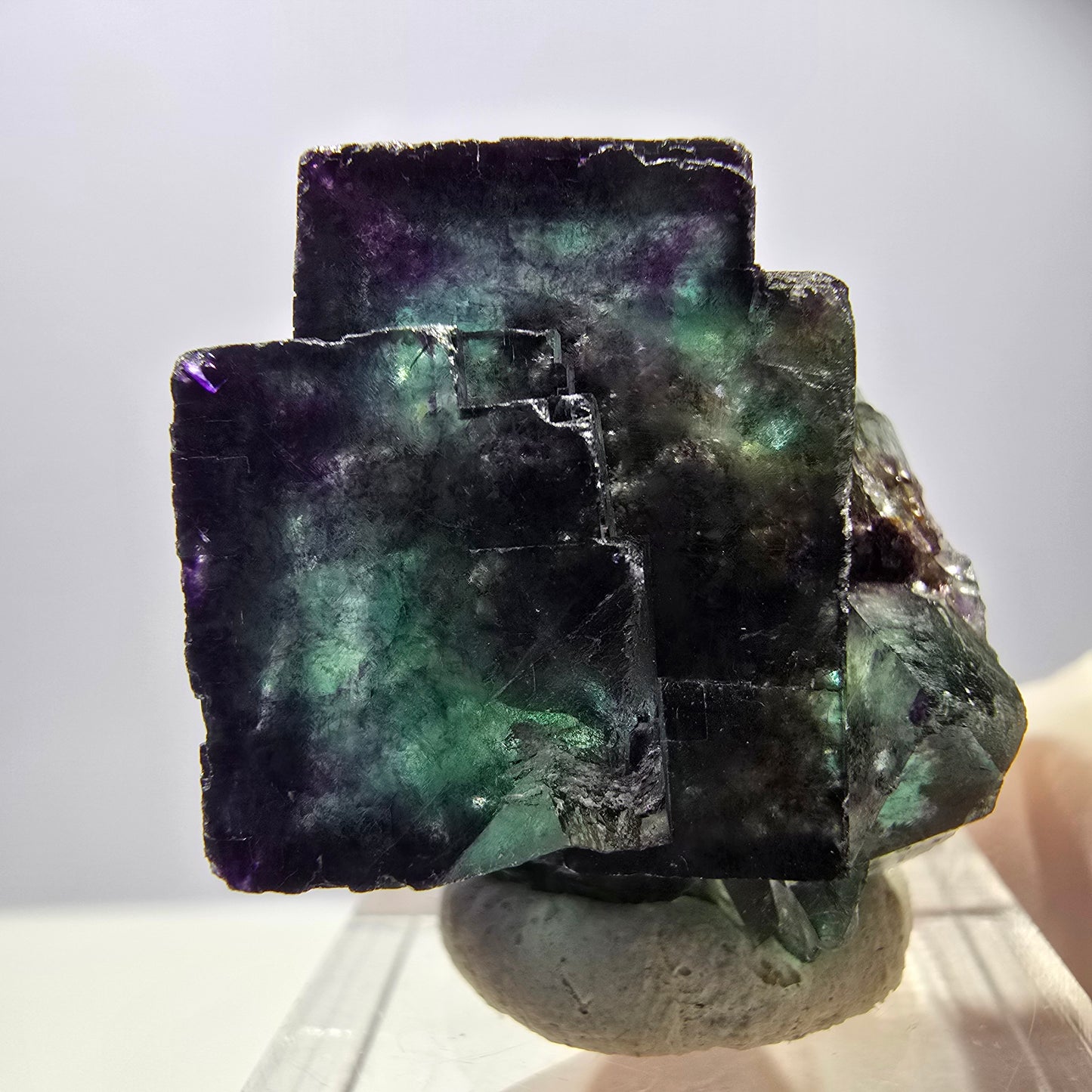 Spécimen rare de cube de fluorite, vert violet, Okorusu, Namibie, 29 x 25 x 21 mm