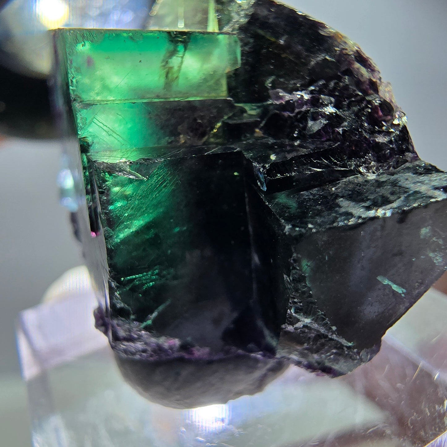 Spécimen rare de cube de fluorite, vert violet, Okorusu, Namibie, 30 x 24 x 17 mm