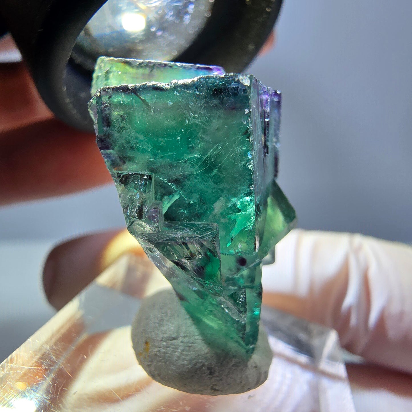 Spécimen de cube de fluorite fantôme, parqueté vert violet Okorusu, Namibie 30*26*17 mm