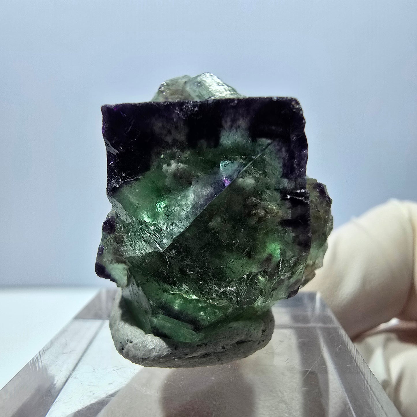 Spécimen de cube de fluorite fantôme, parqueté vert violet Okorusu, Namibie 27*25*20 mm