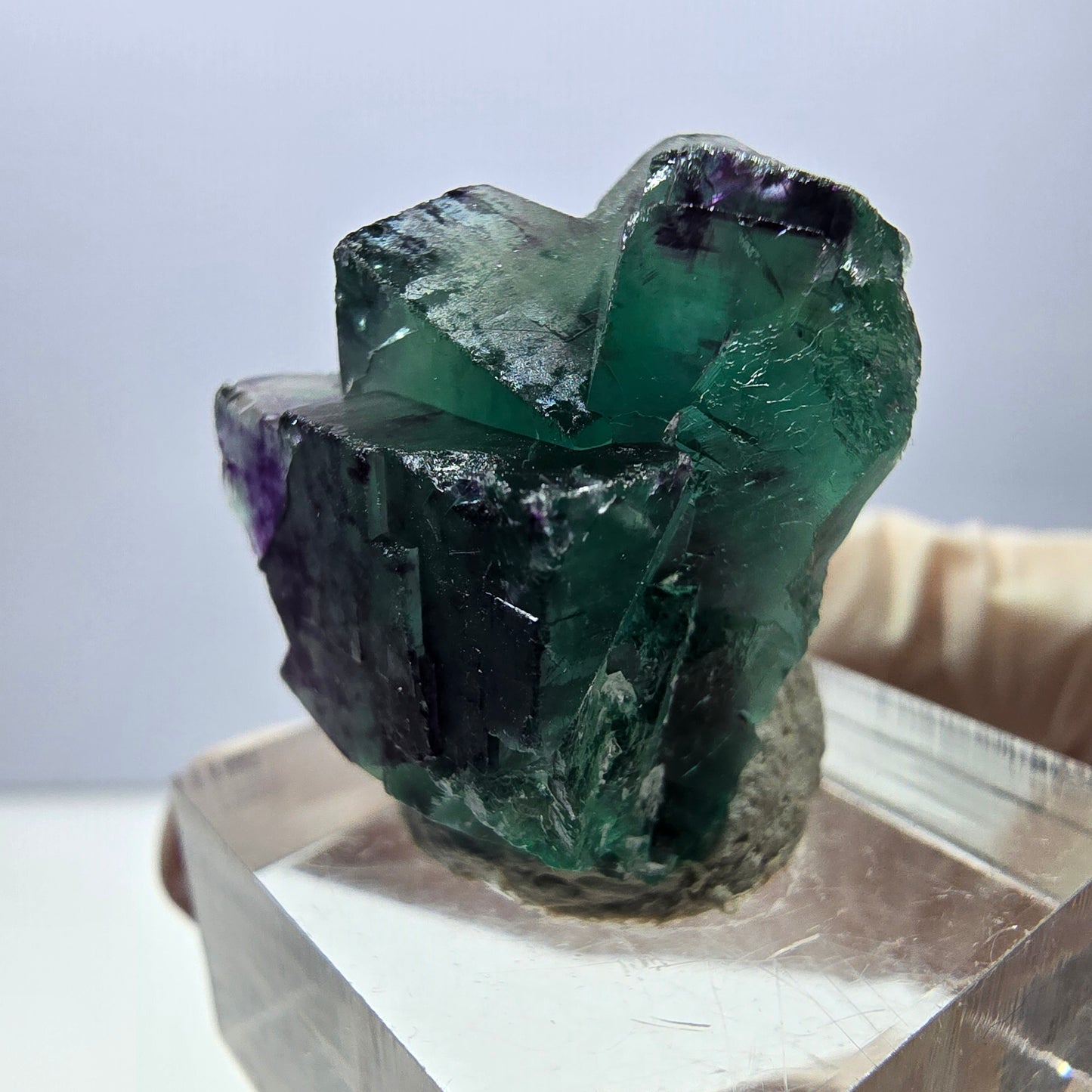 Spécimen de cube de fluorite fantôme, parqueté vert violet Okorusu, Namibie 26*20*18 mm
