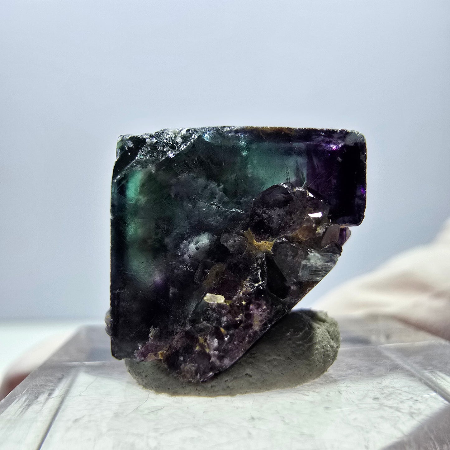 Spécimen de cube de fluorite fantôme, parqueté vert violet Okorusu, Namibie 15*15*14 mm