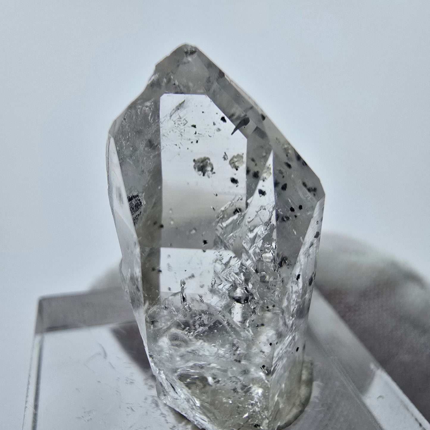 Phantom Amethyst Kristall mit Hämatit Streep Mine Goboboseb Namibia 26*15*11mm