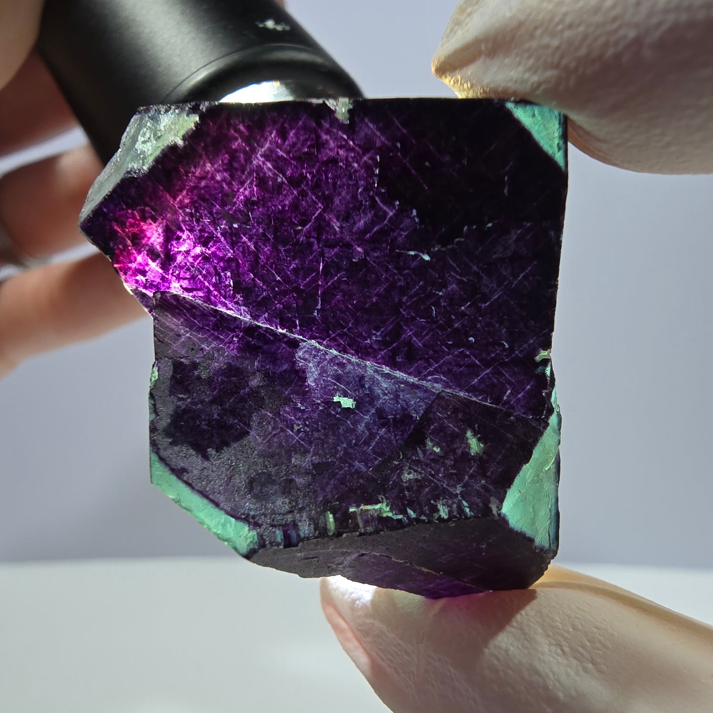 Spécimen de cube de fluorite fantôme vert violet zonal 11:11 Angel Pocket, Namibie 46*36*22mm