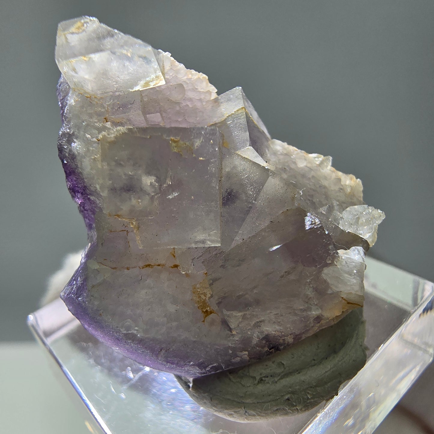 Seltene UV Phantom Fluorit Würfel Stufe lila weiß Brandberg, Namibia 28*22*12mm