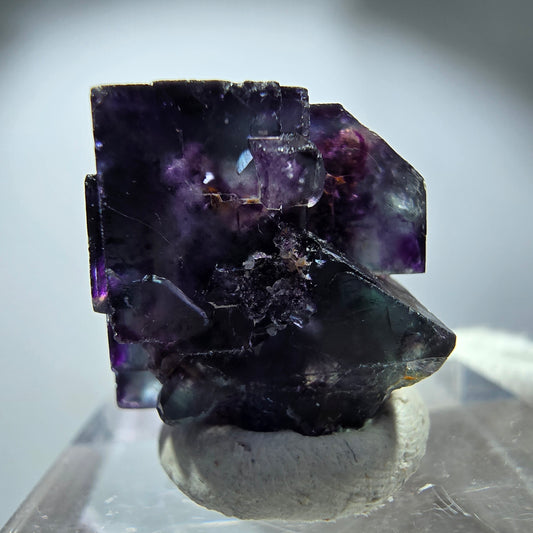 Rare spécimen de cube de fluorite fantôme, vert-violet zonal, Okorusu, Namibie, 22 x 21 x 15 mm